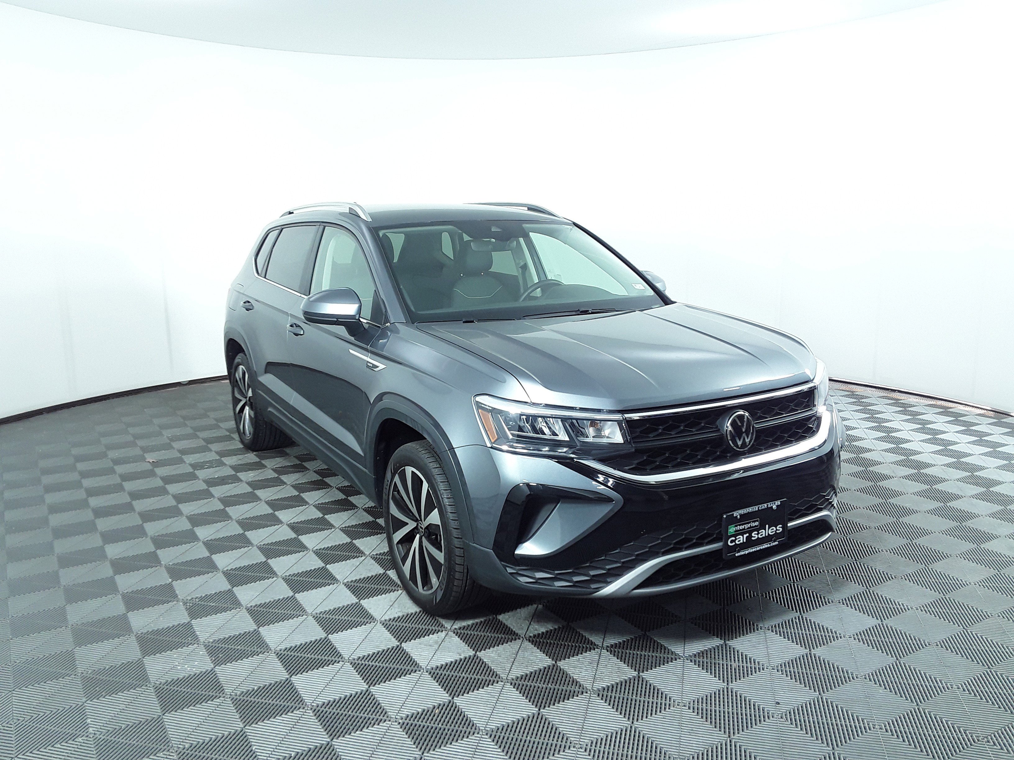 2024 Volkswagen Taos SE FWD