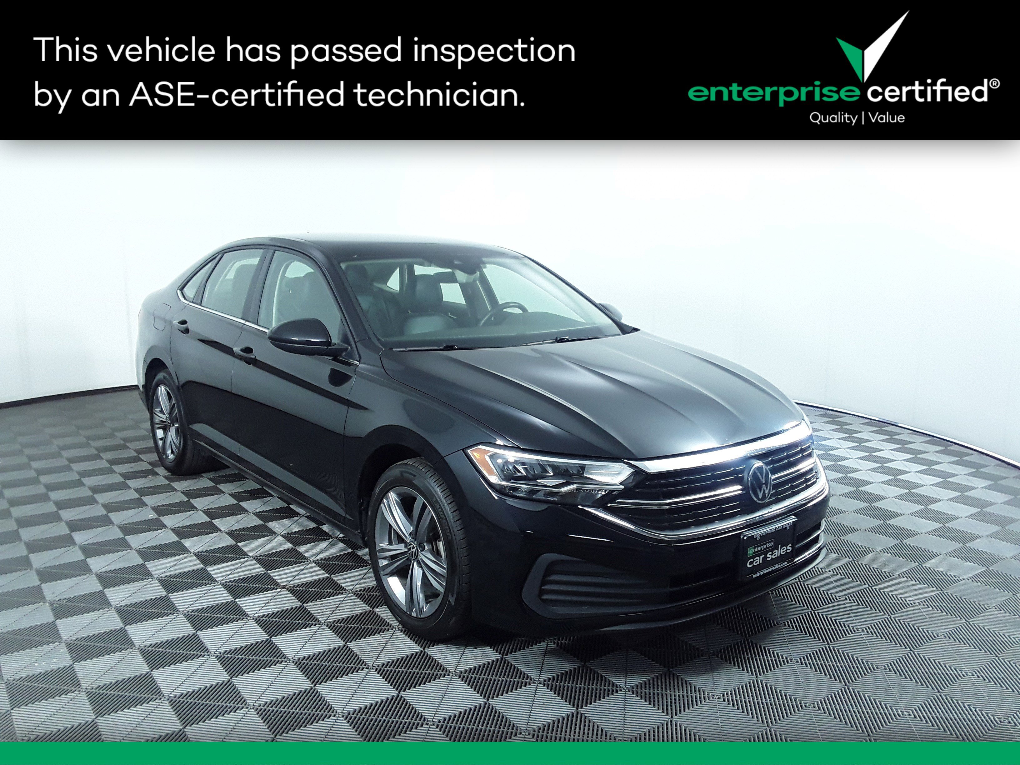 Used 2024 Volkswagen Jetta SE Auto