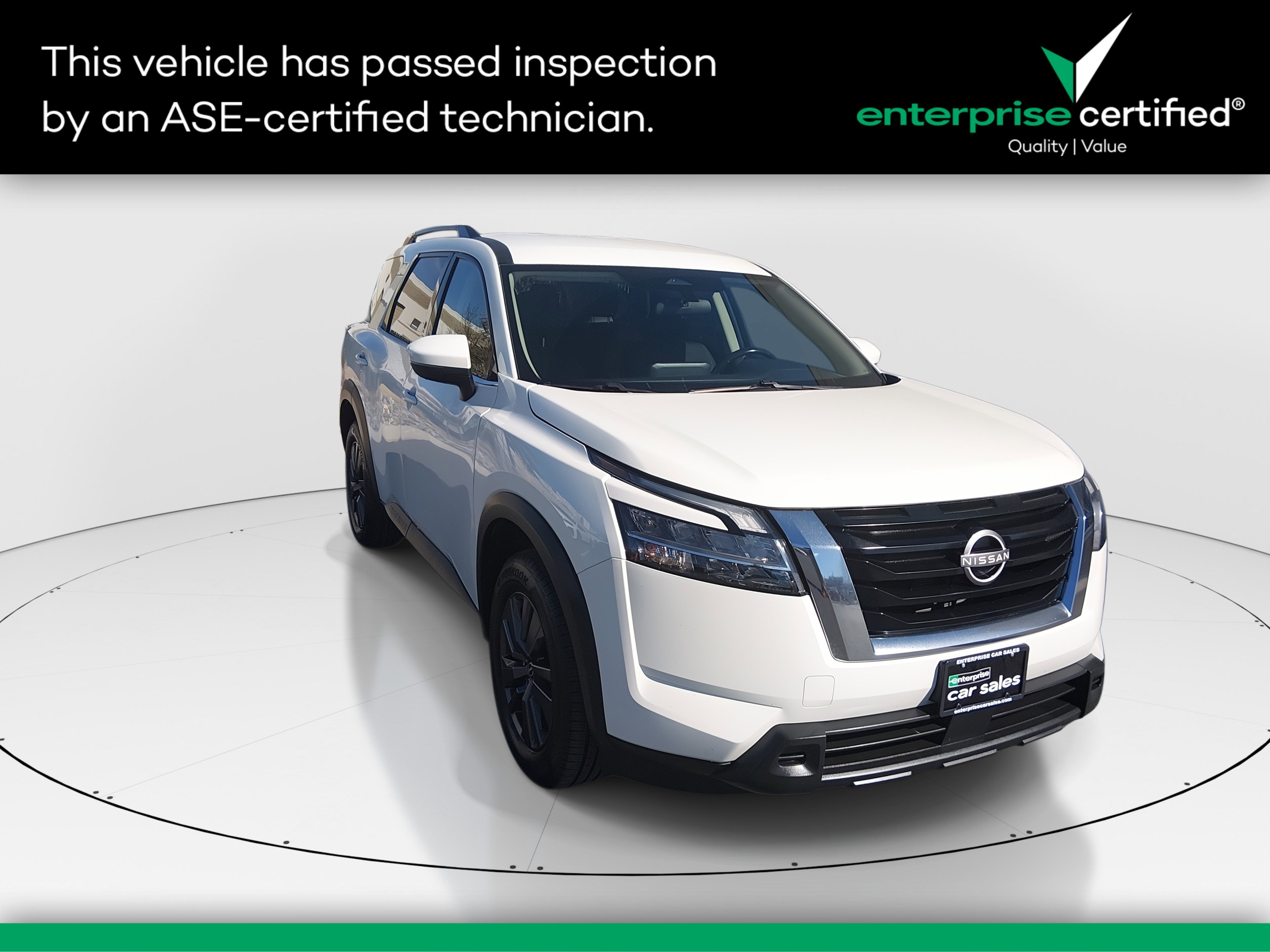 2022 Nissan Pathfinder SV