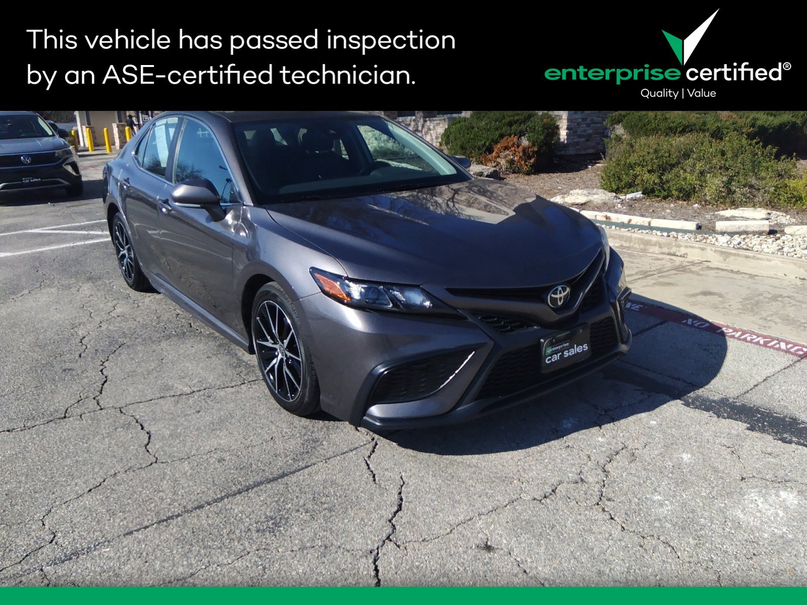 Used 2022 Toyota Camry SE Auto