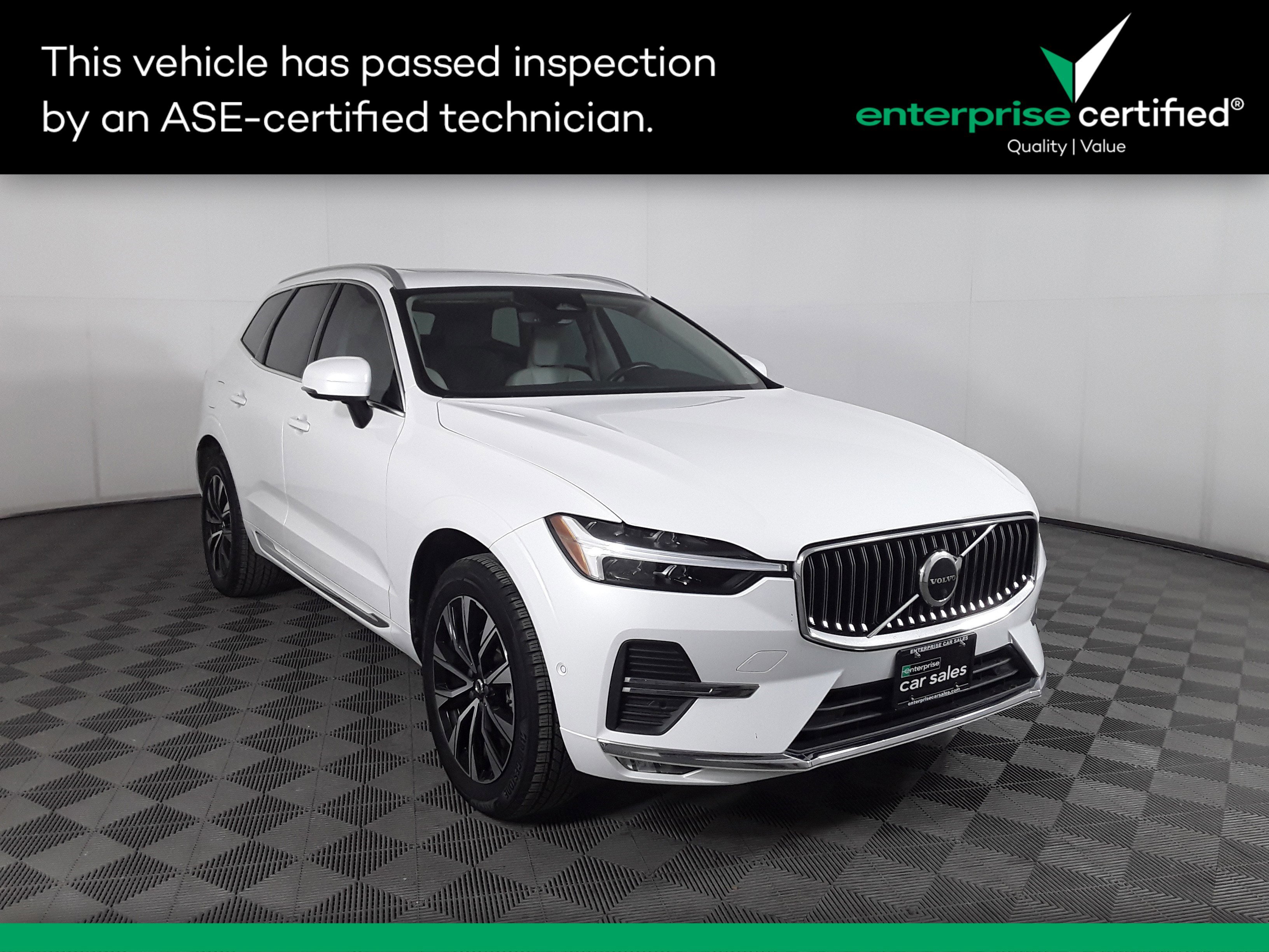 2023 Volvo XC60 B5 AWD Plus Bright Theme