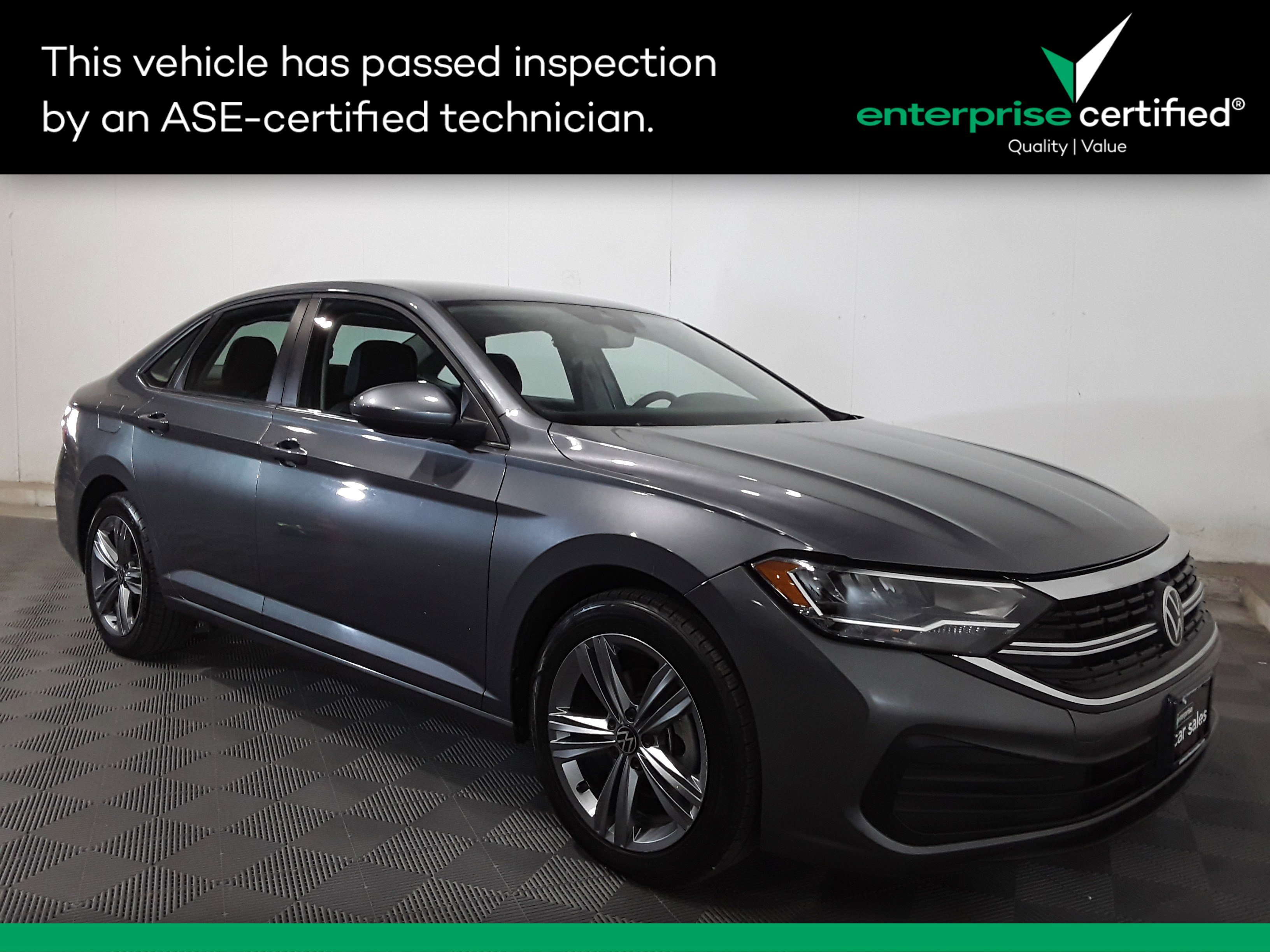 Used 2024 Volkswagen Jetta SE Auto