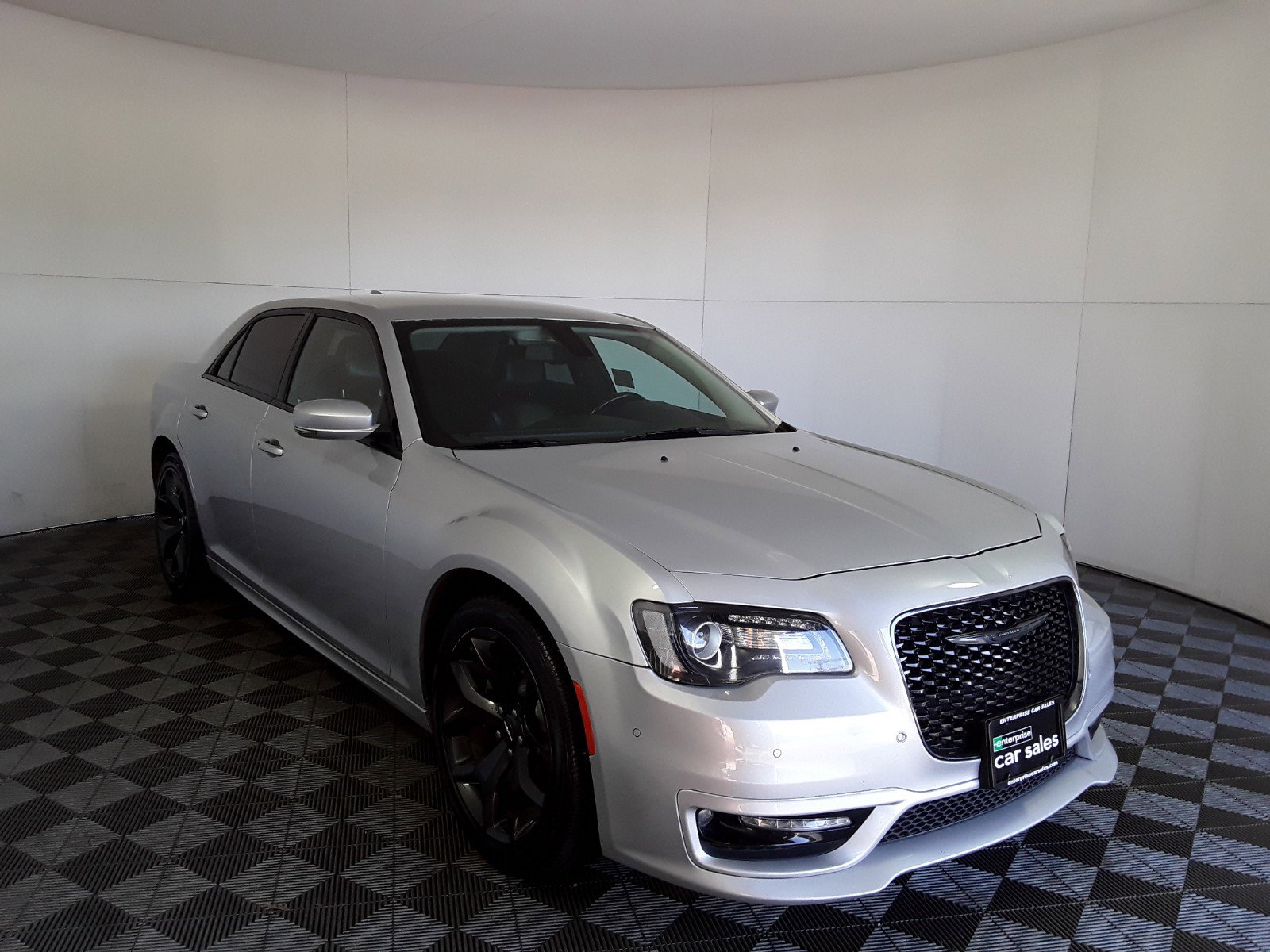 2021 Chrysler 300 Touring RWD