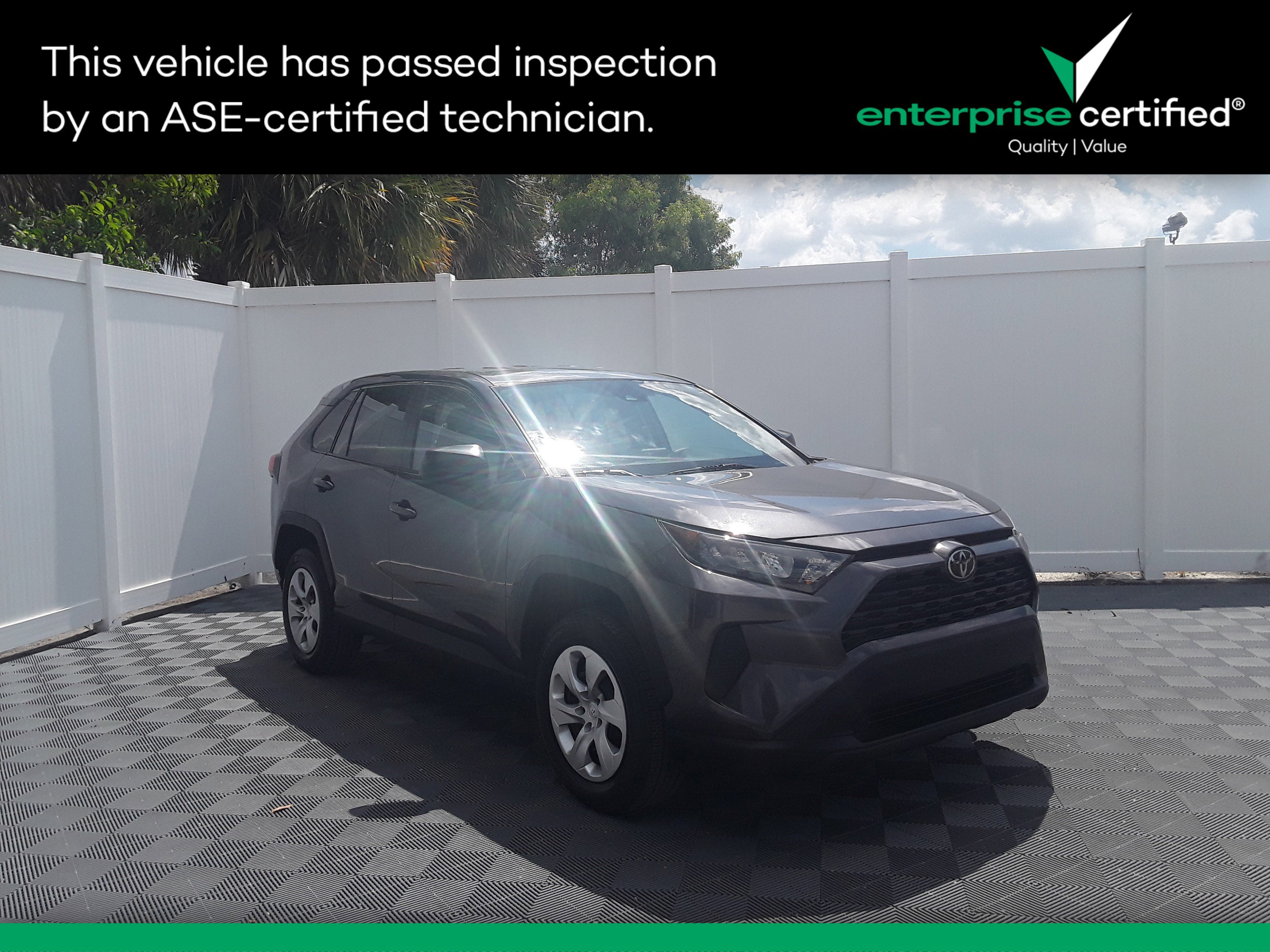 2022 Toyota RAV4 LE FWD