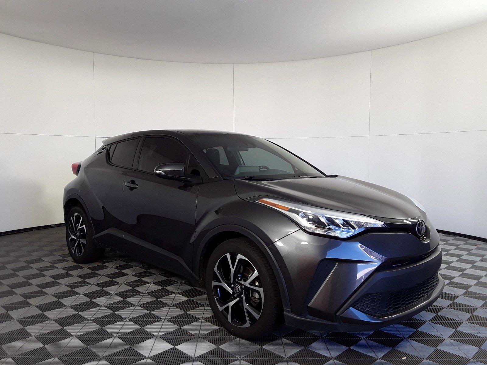 2022 Toyota C-HR XLE FWD