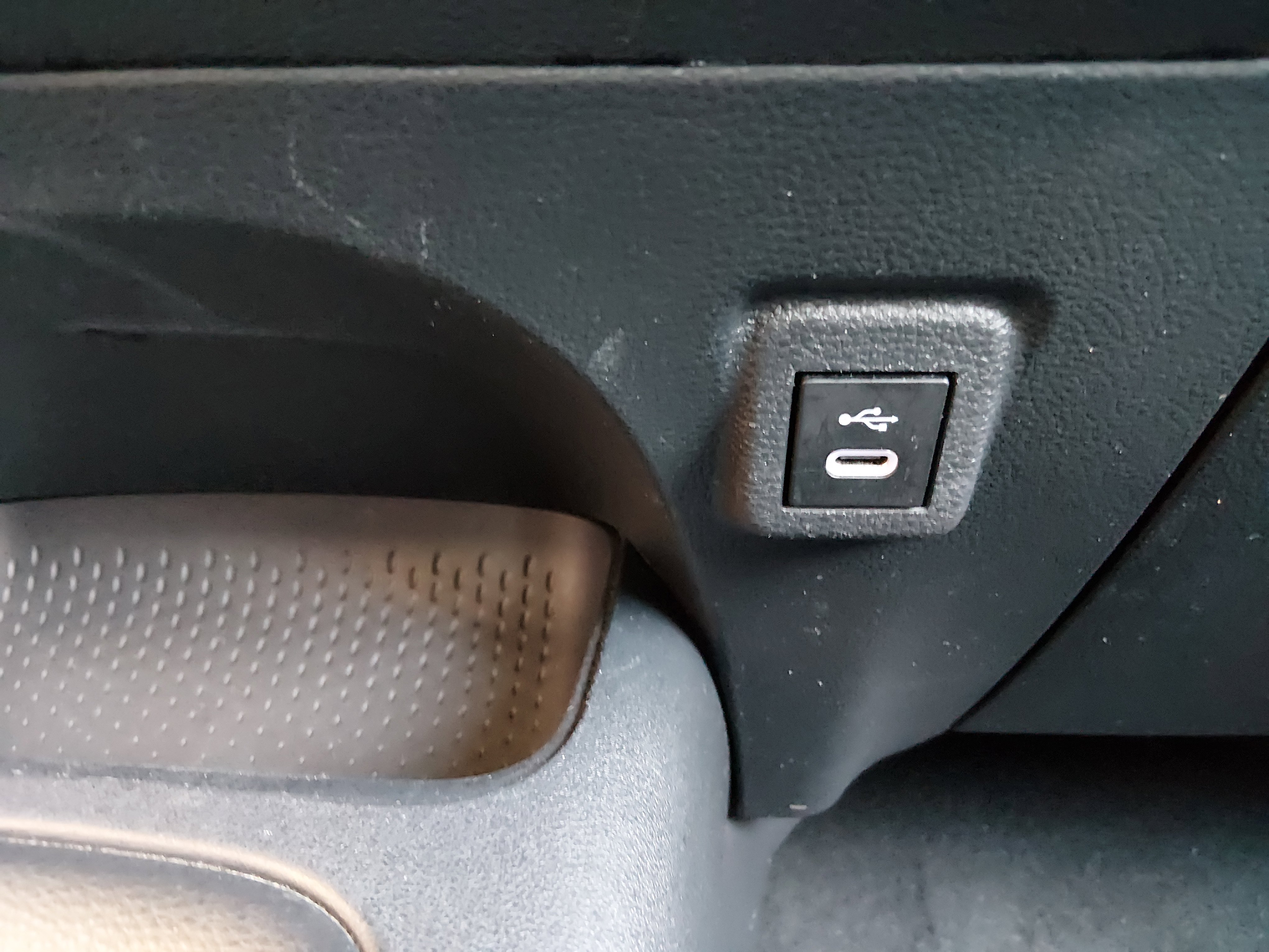 2024 Toyota Corolla LE - Photo 17