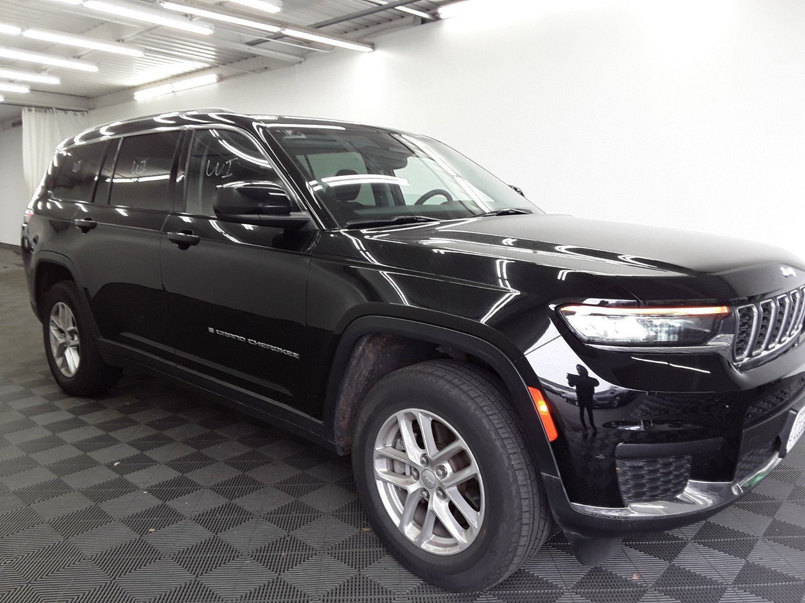 2023 Jeep Grand Cherokee L Laredo 4x4