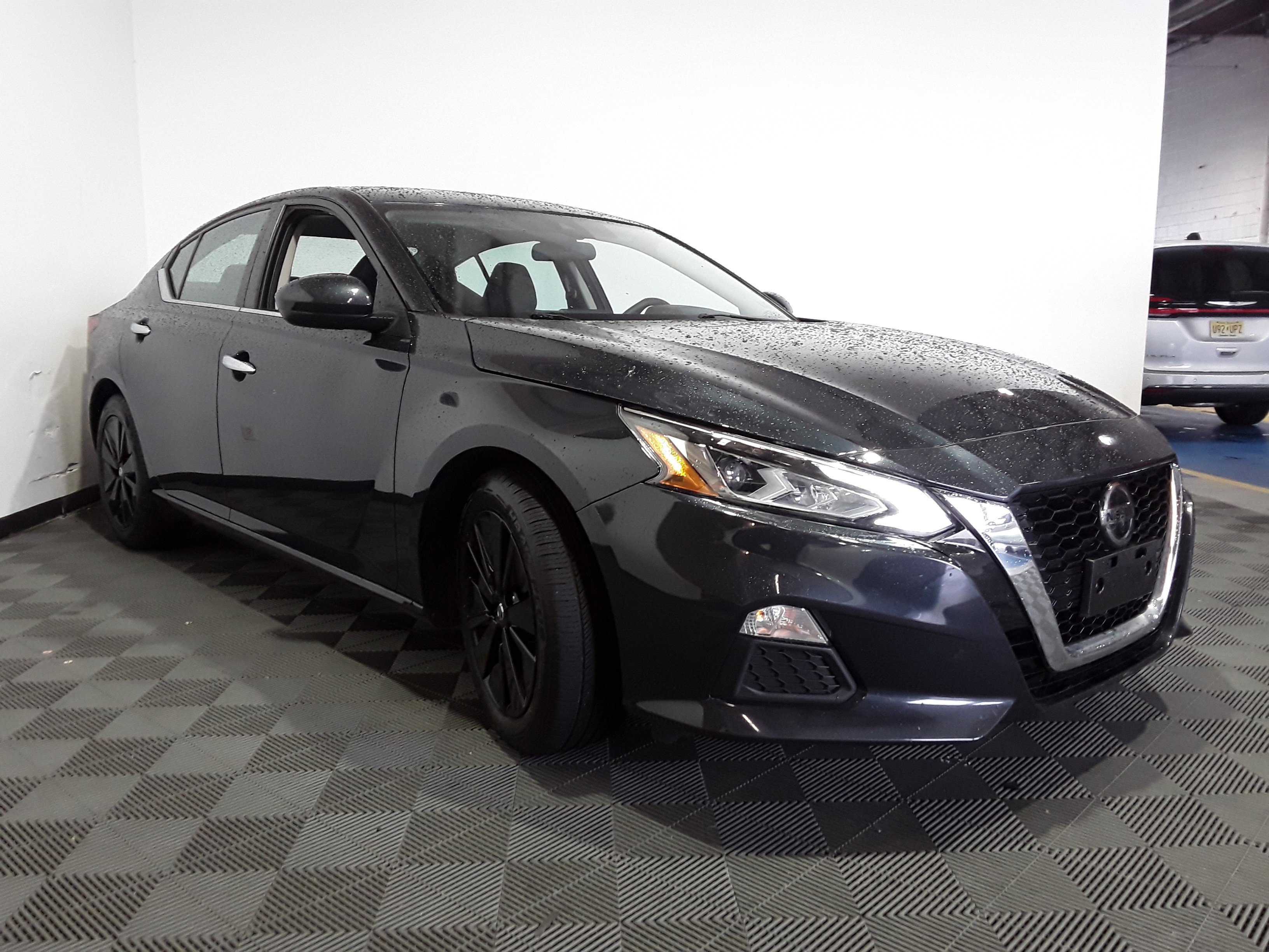 2022 Nissan Altima 2.5 SV Sedan