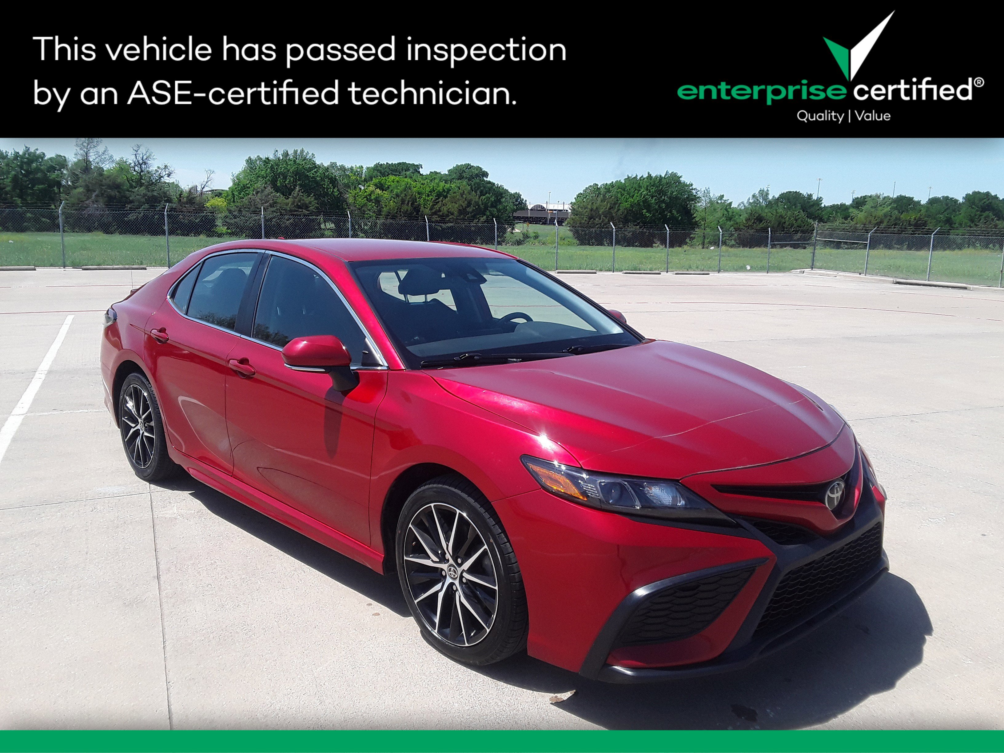 2022 Toyota Camry SE Auto