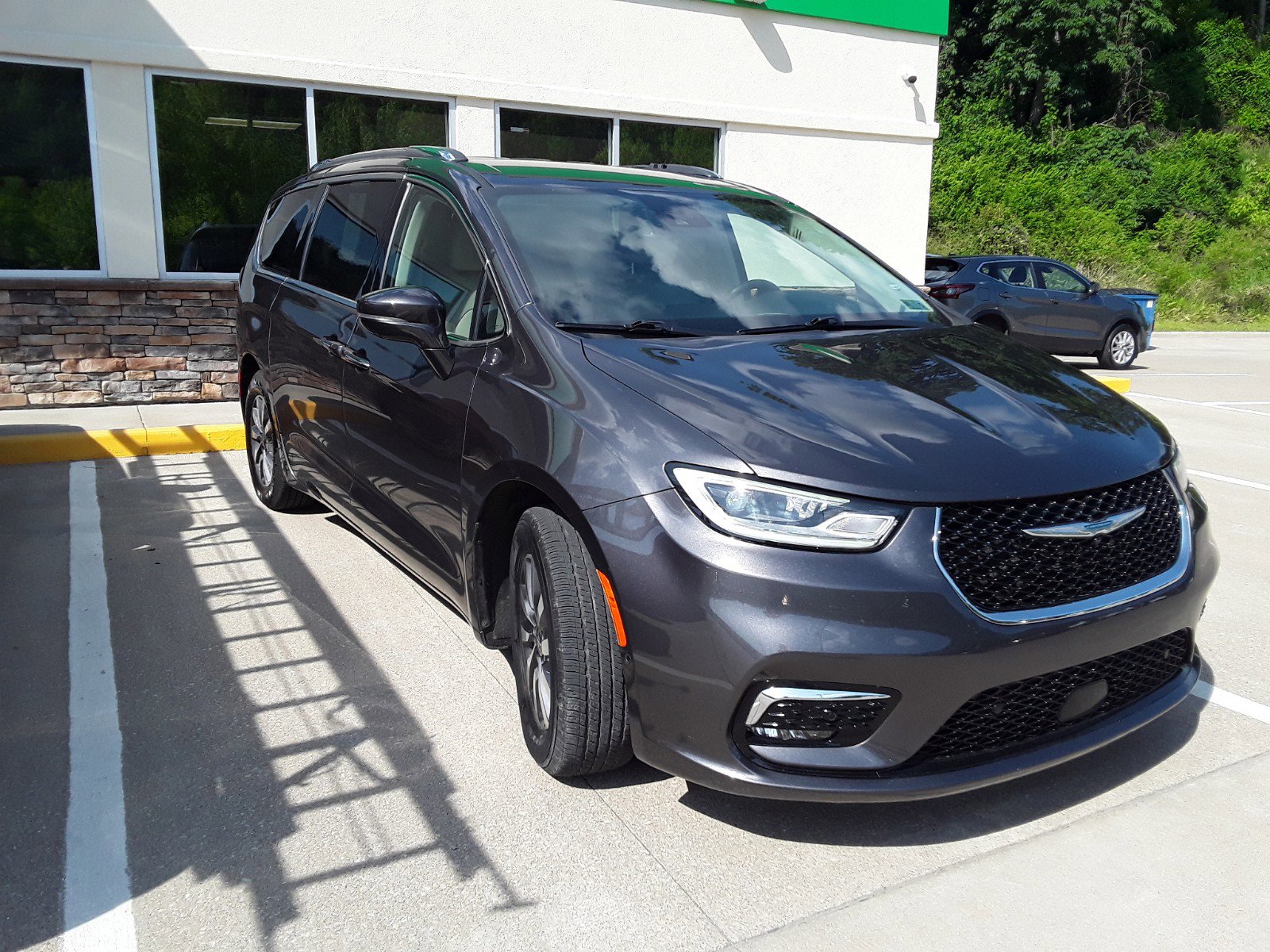 2021 Chrysler Pacifica Hybrid Touring L FWD