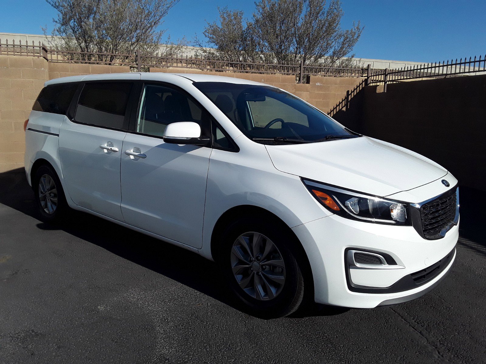 Used 2021 Kia Sedona LX FWD