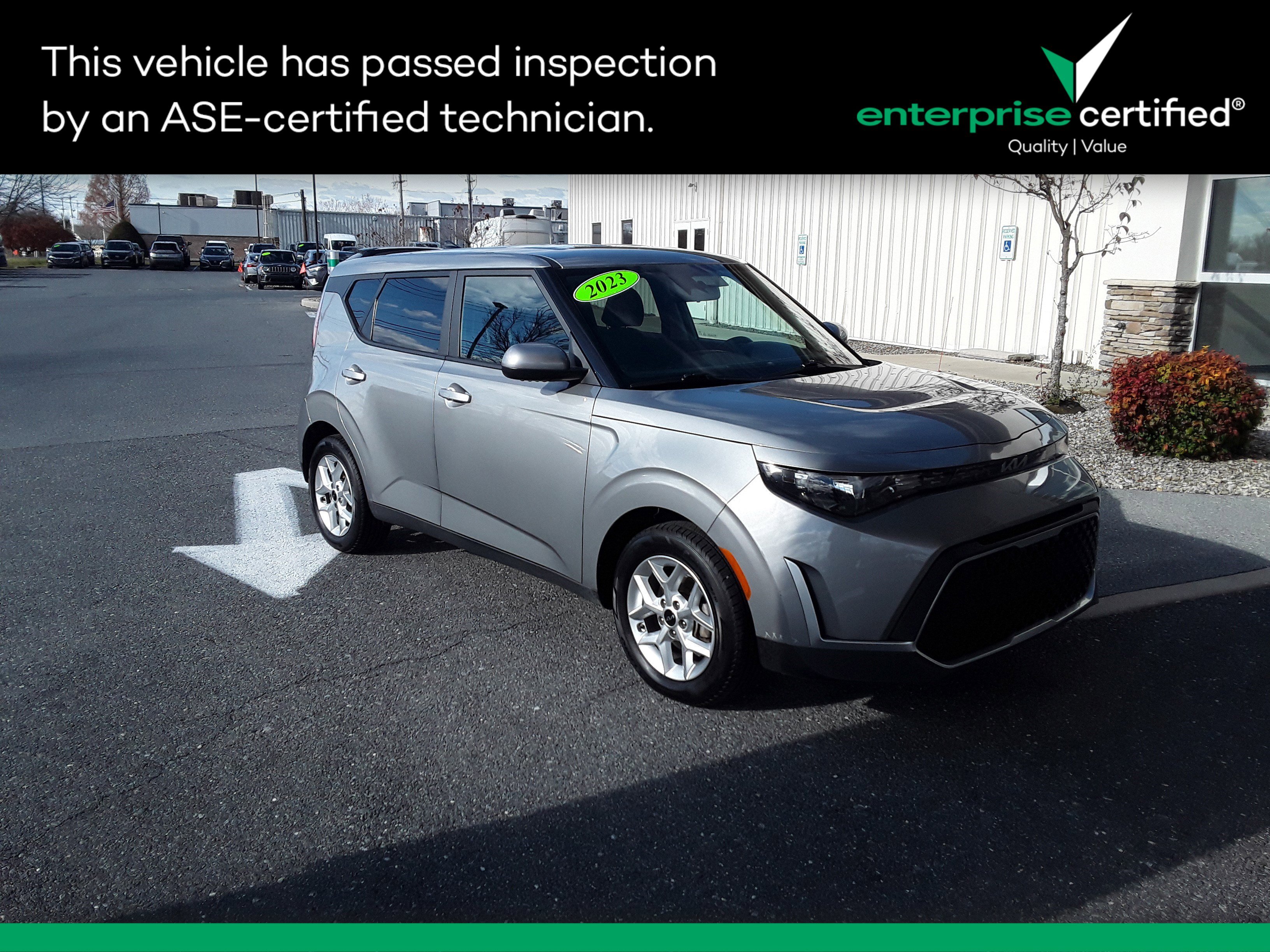 2023 Kia Soul LX's photo