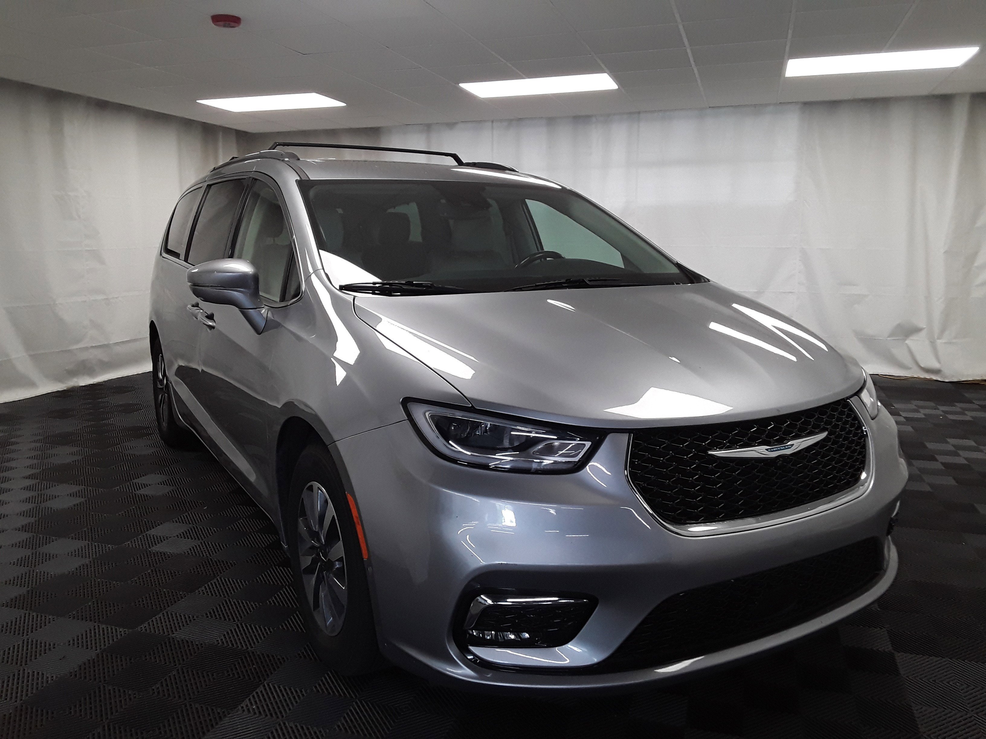 2021 Chrysler Pacifica Hybrid Touring L FWD