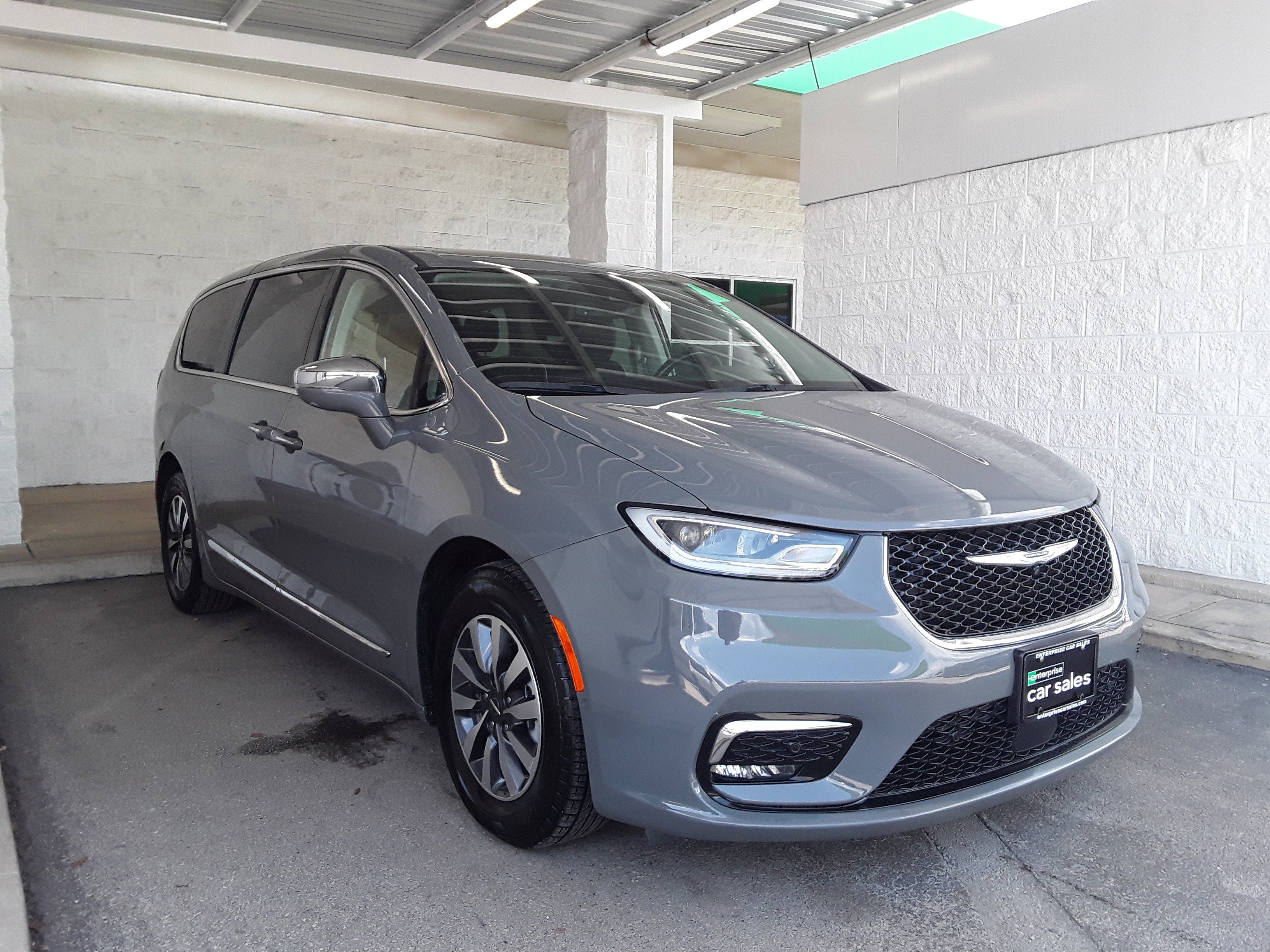 2022 Chrysler Pacifica Hybrid Limited FWD