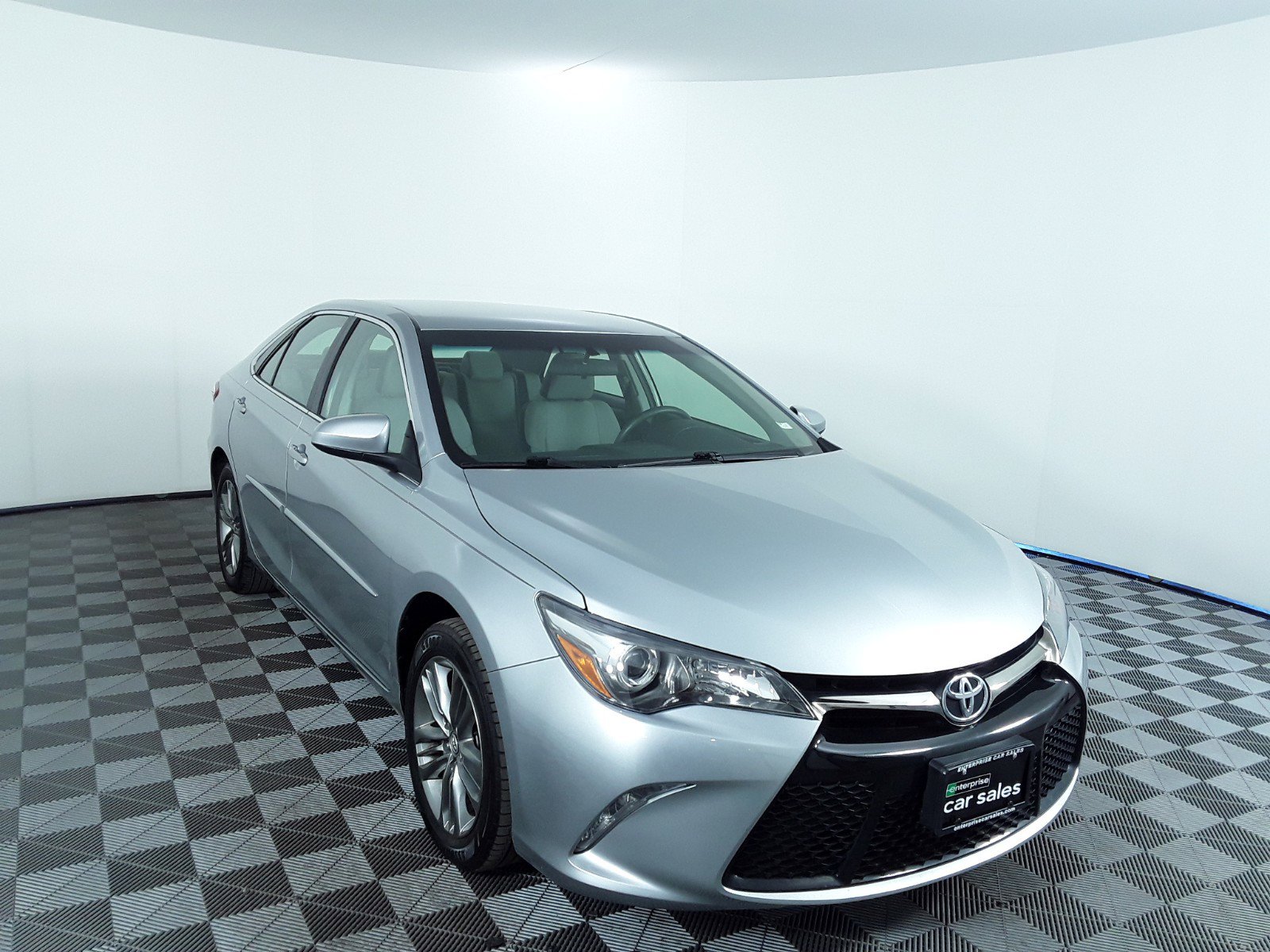 2017 Toyota Camry SE Auto