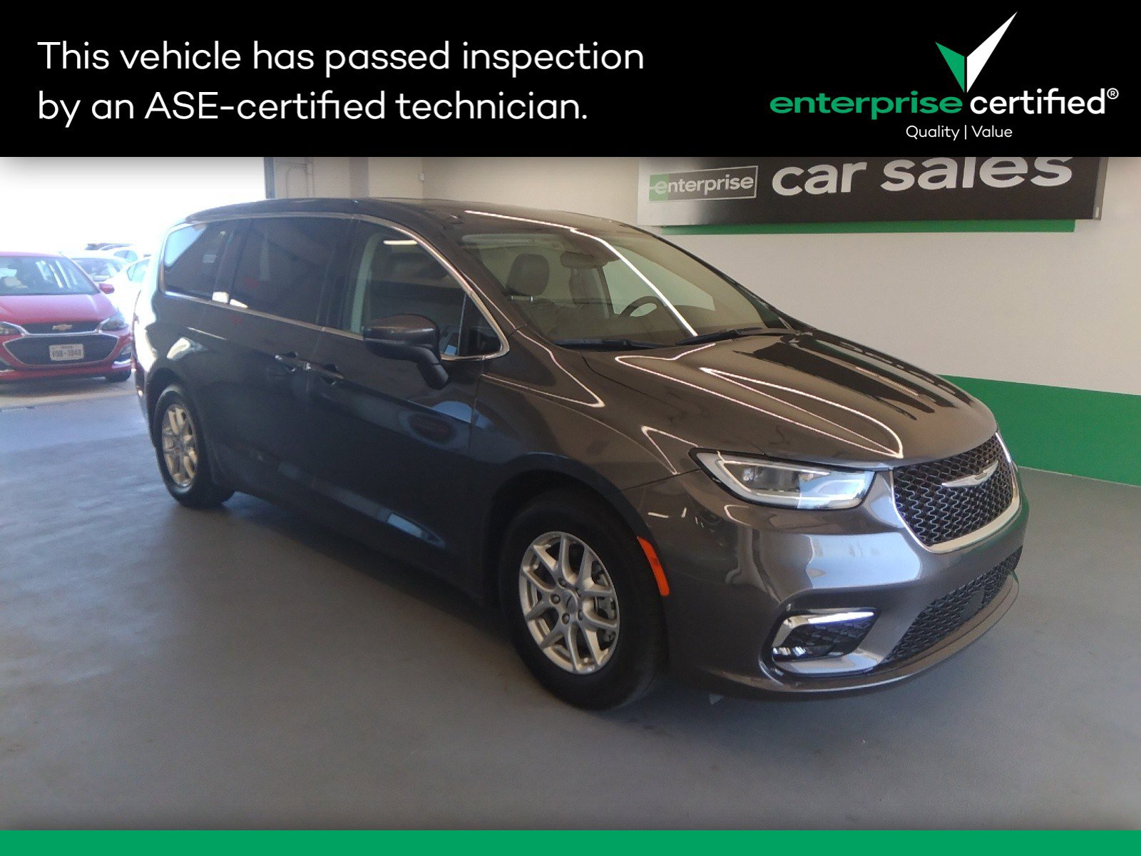 Used 2023 Chrysler Pacifica Touring L FWD