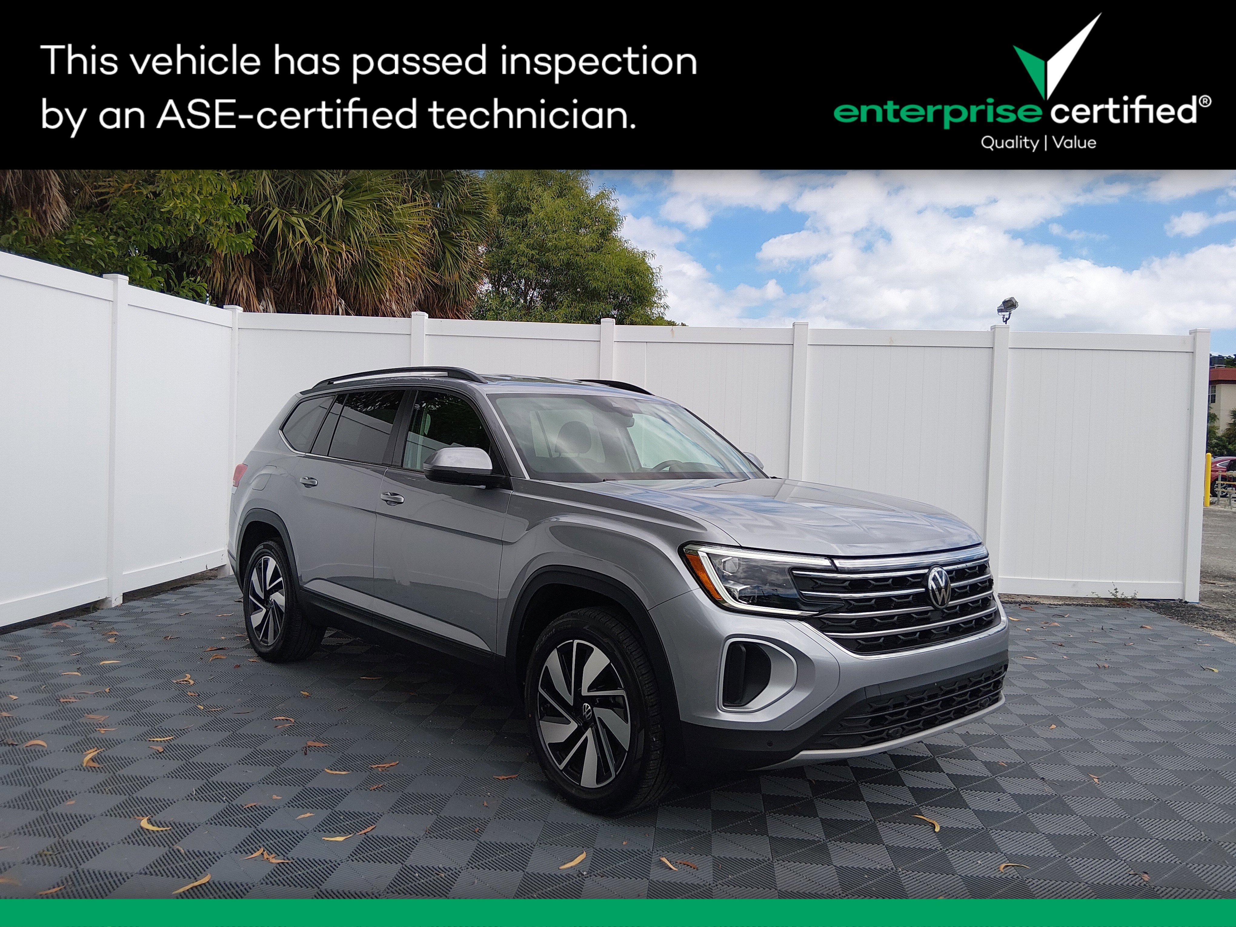 Used 2024 Volkswagen Atlas 2.0T SE w/Technology FWD