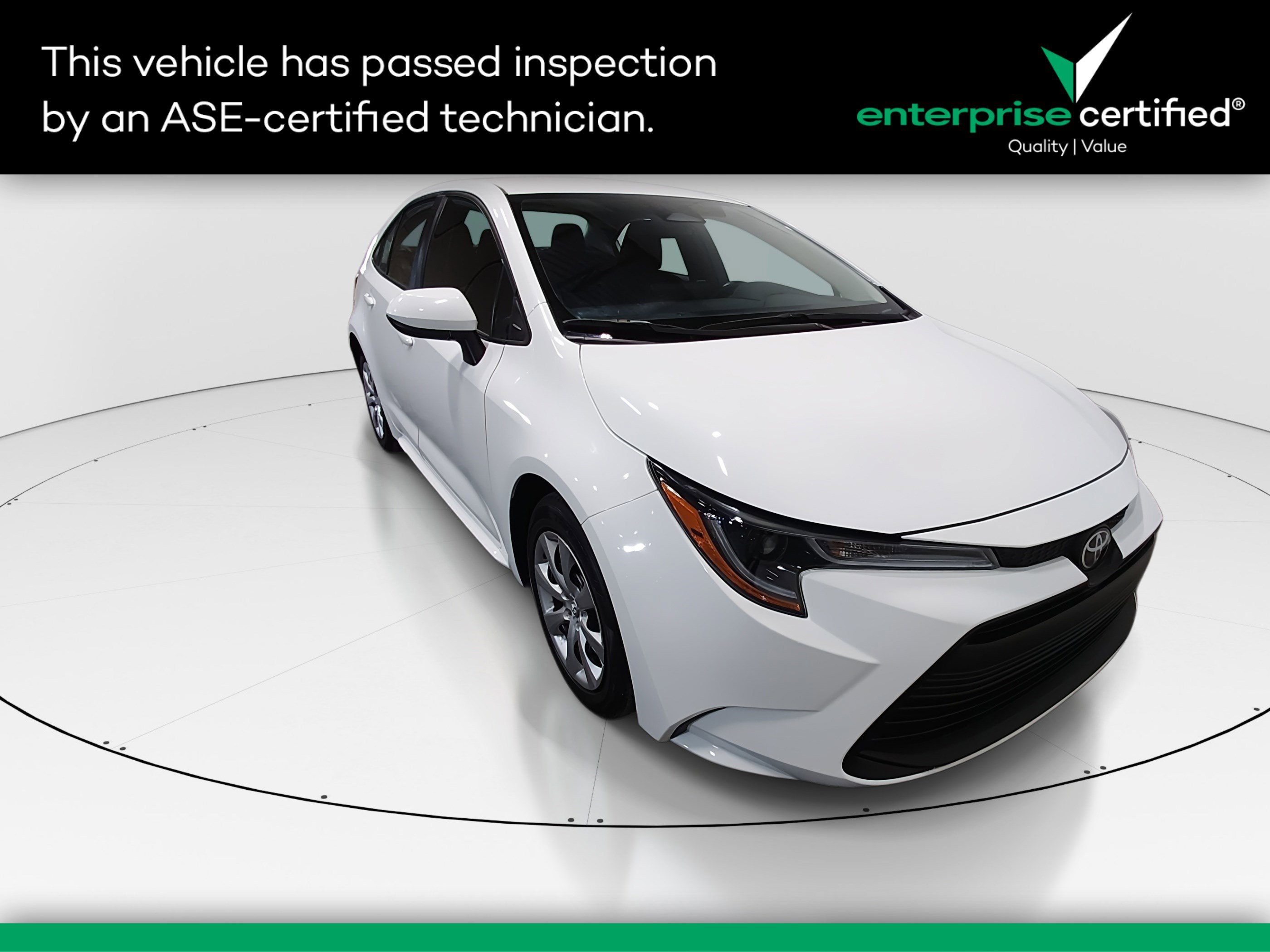 2024 Toyota Corolla LE's photo