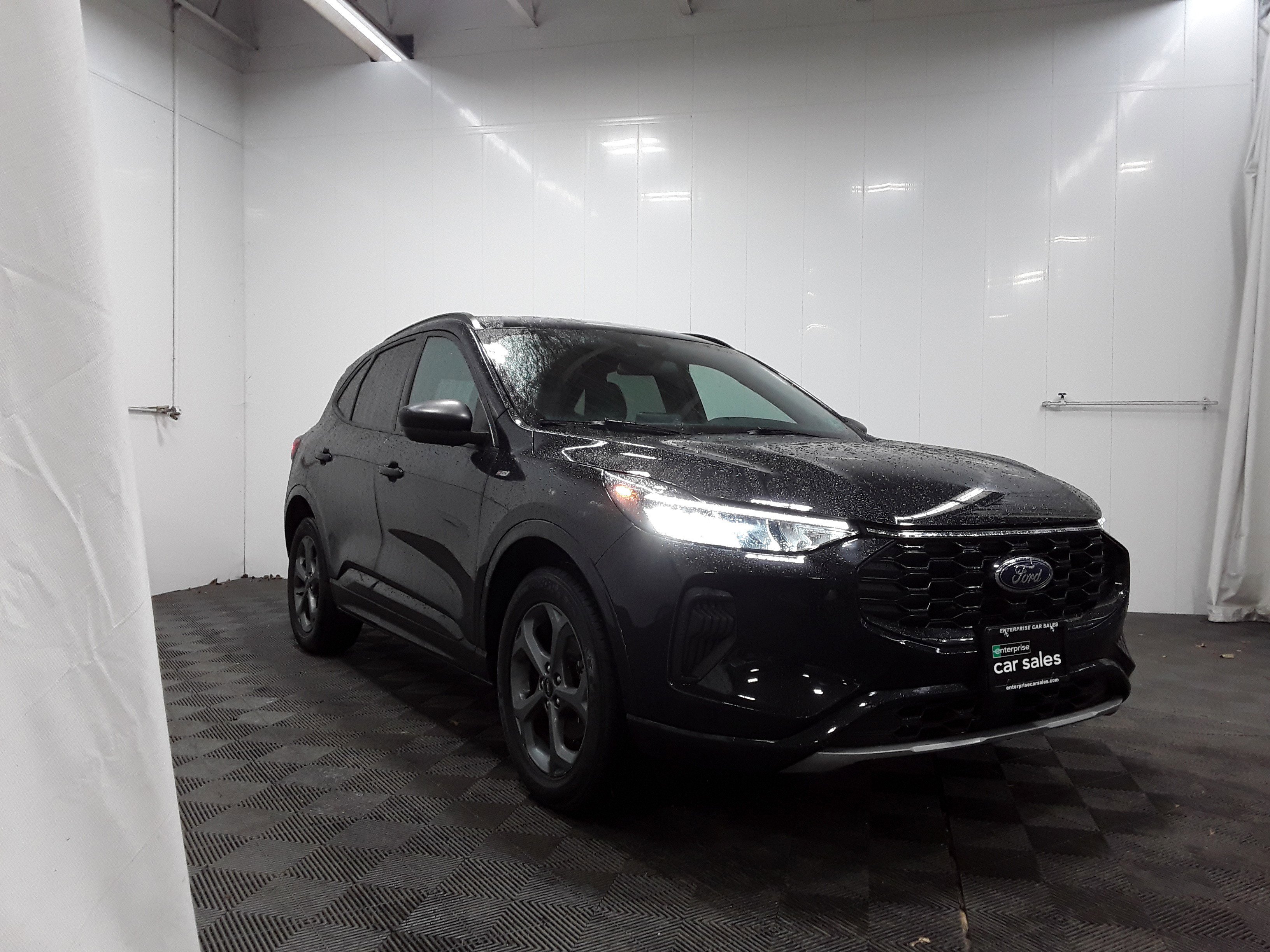 2023 Ford Escape ST-Line's photo