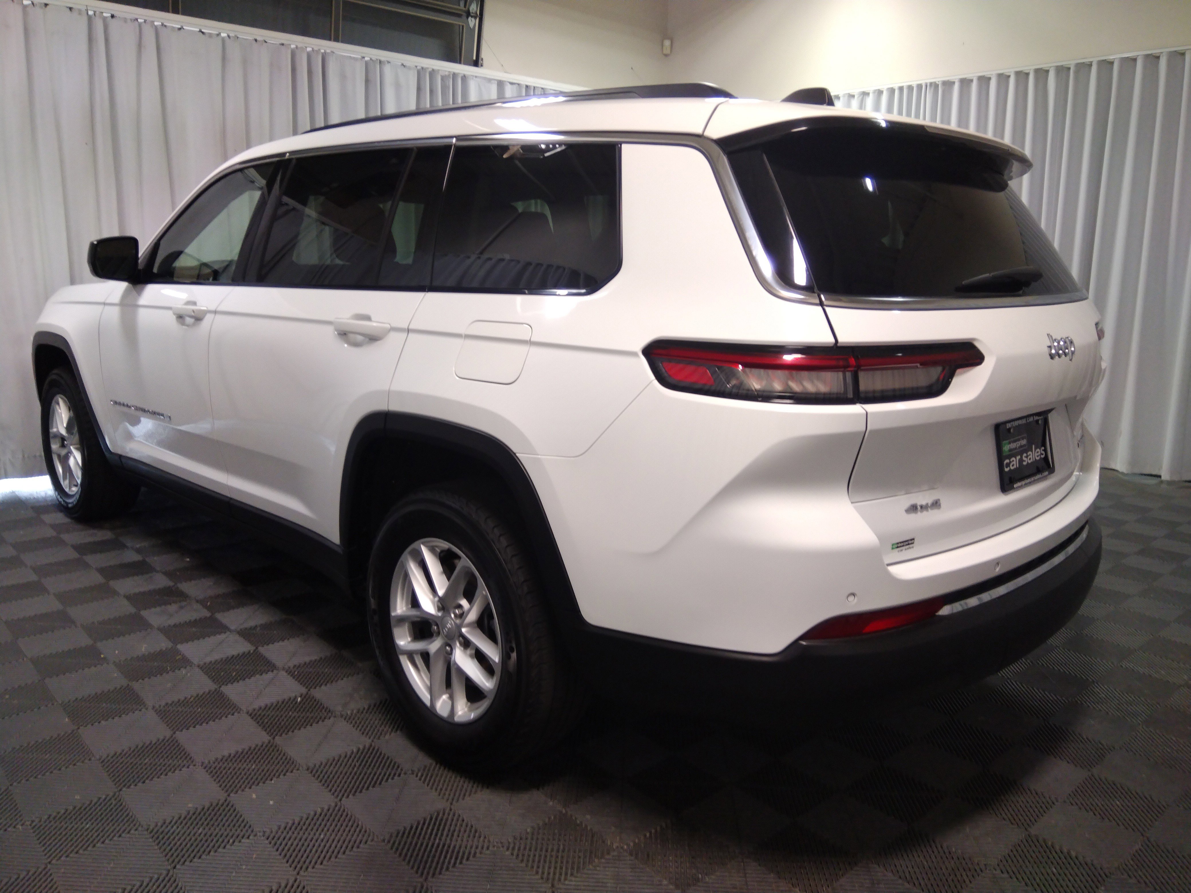 Image of Used 2023 Jeep Grand Cherokee L Laredo 4x4