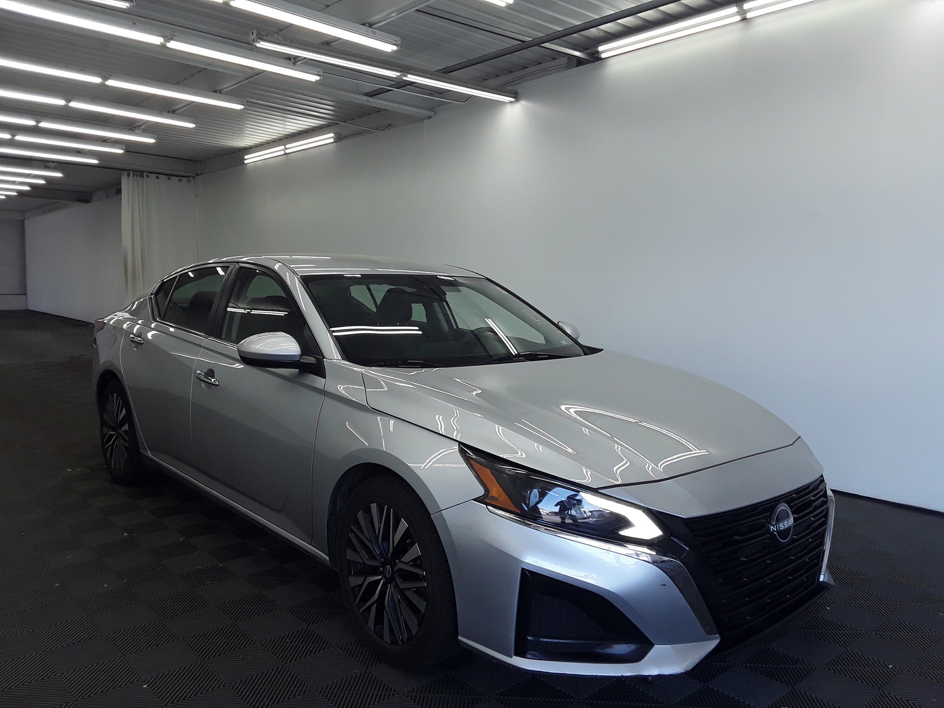Used 2023 Nissan Altima 2.5 SV Sedan