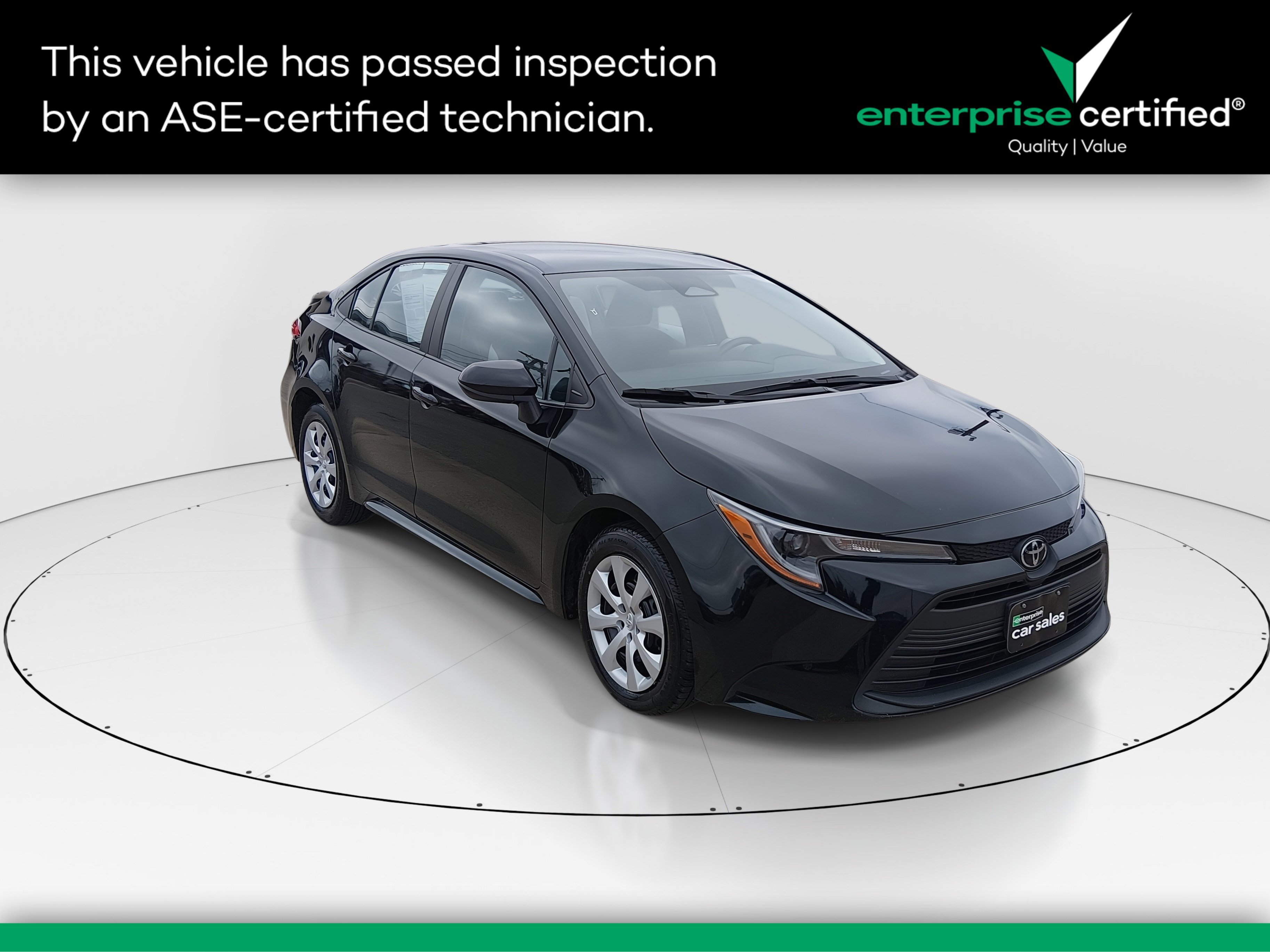 2024 Toyota Corolla LE's photo