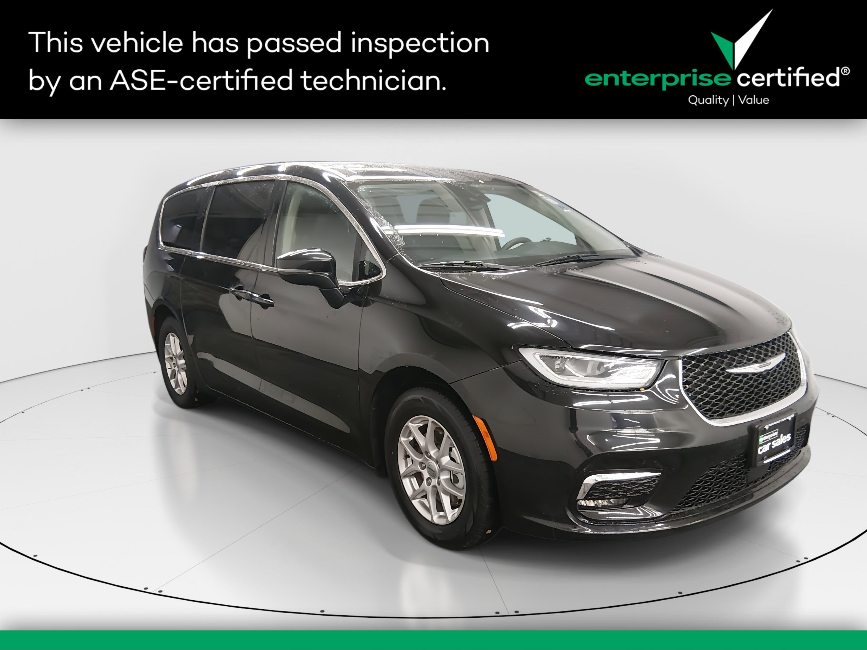 2024 Chrysler Pacifica Touring L's photo