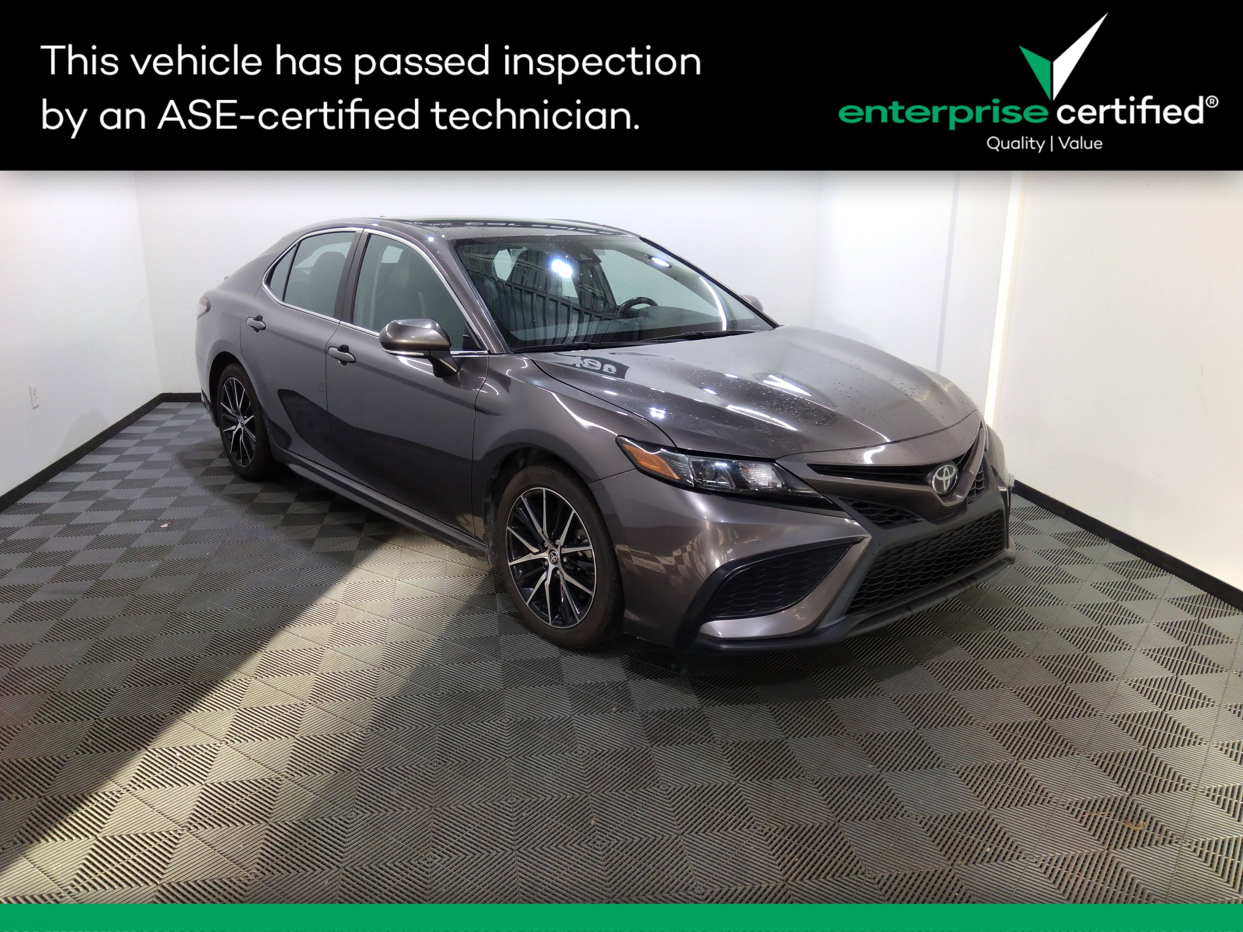 Used 2023 Toyota Camry SE Auto