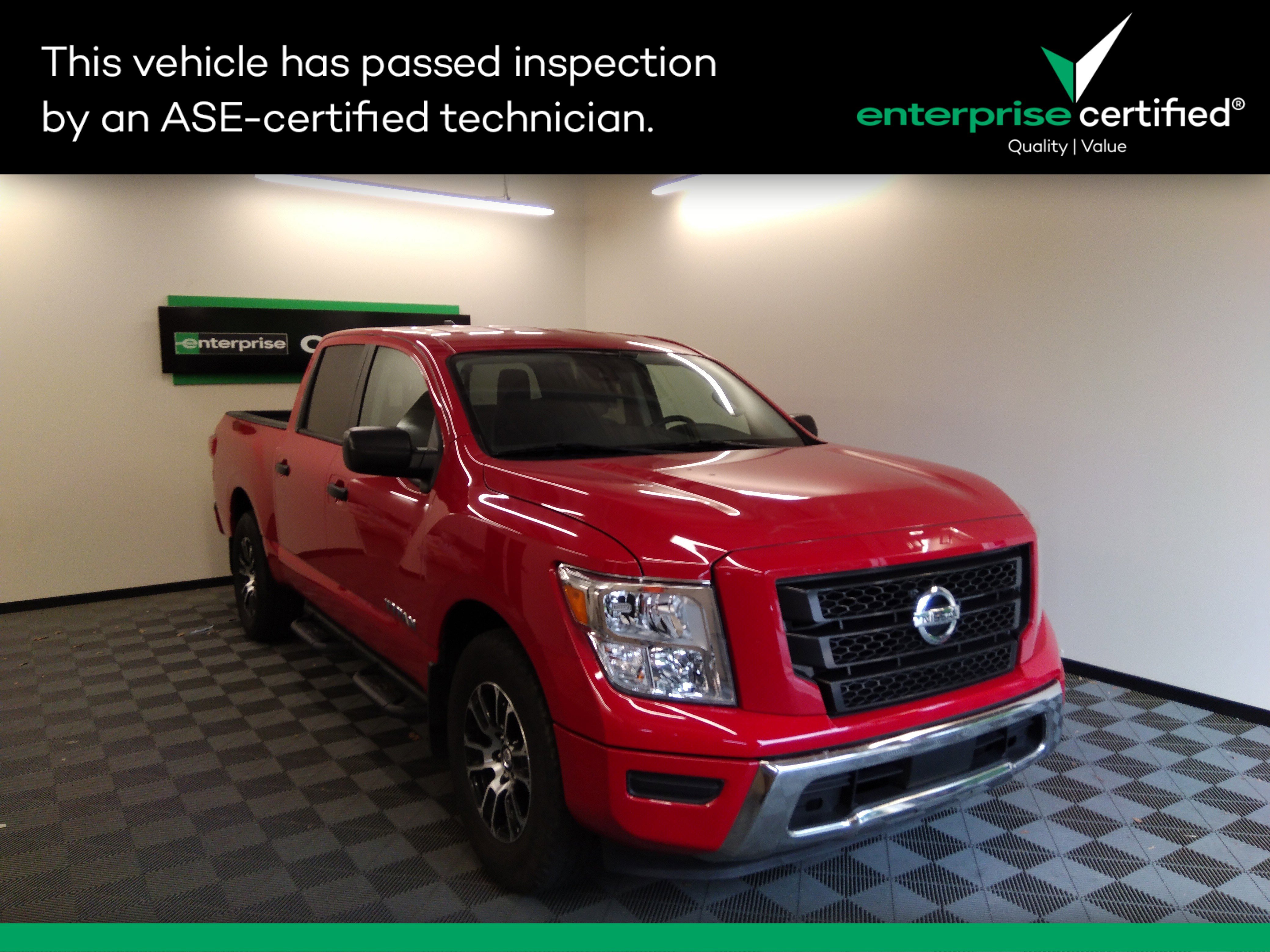 2022 Nissan Titan 4x2 Crew Cab SV