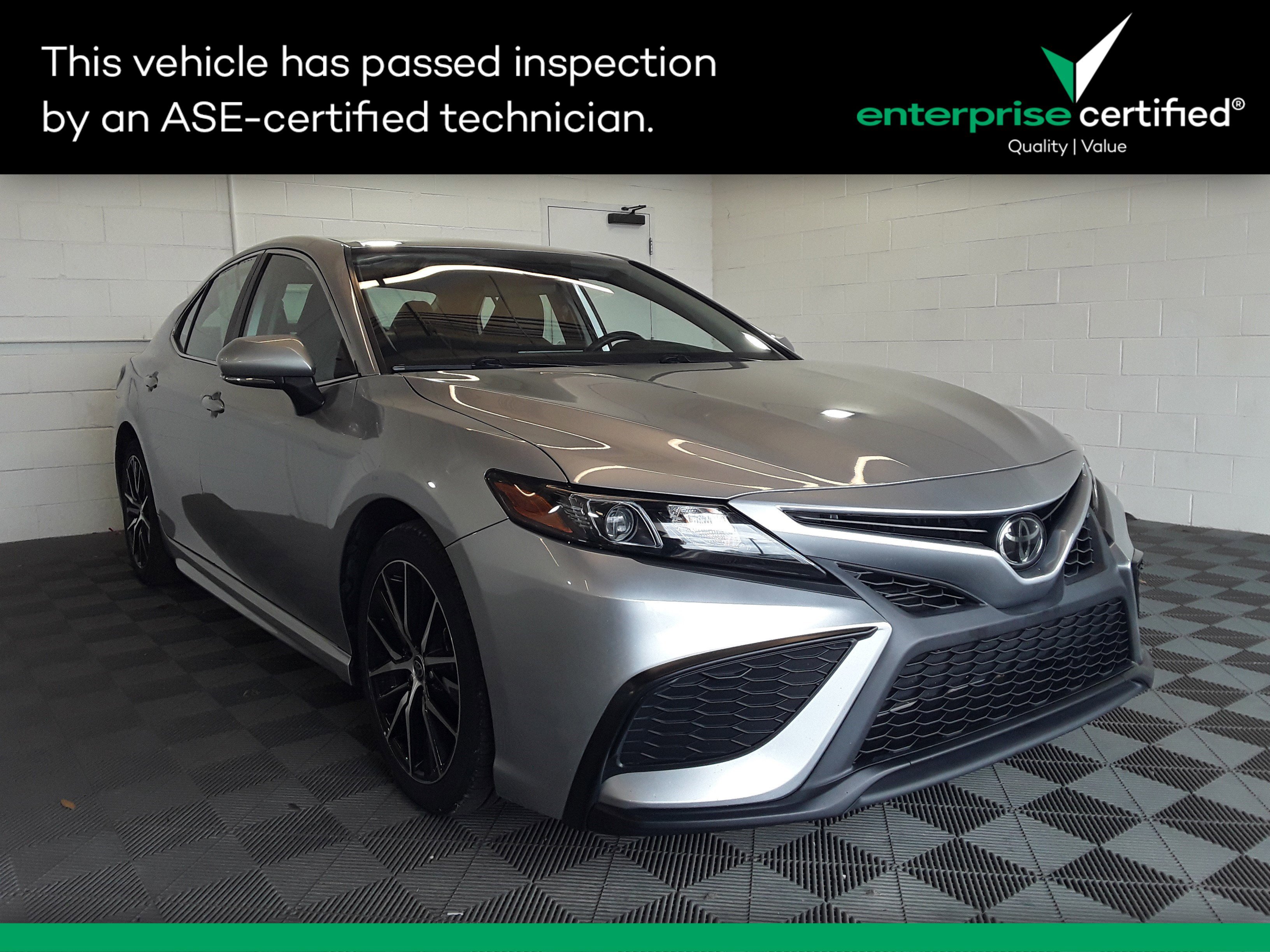 2022 Toyota Camry SE Auto
