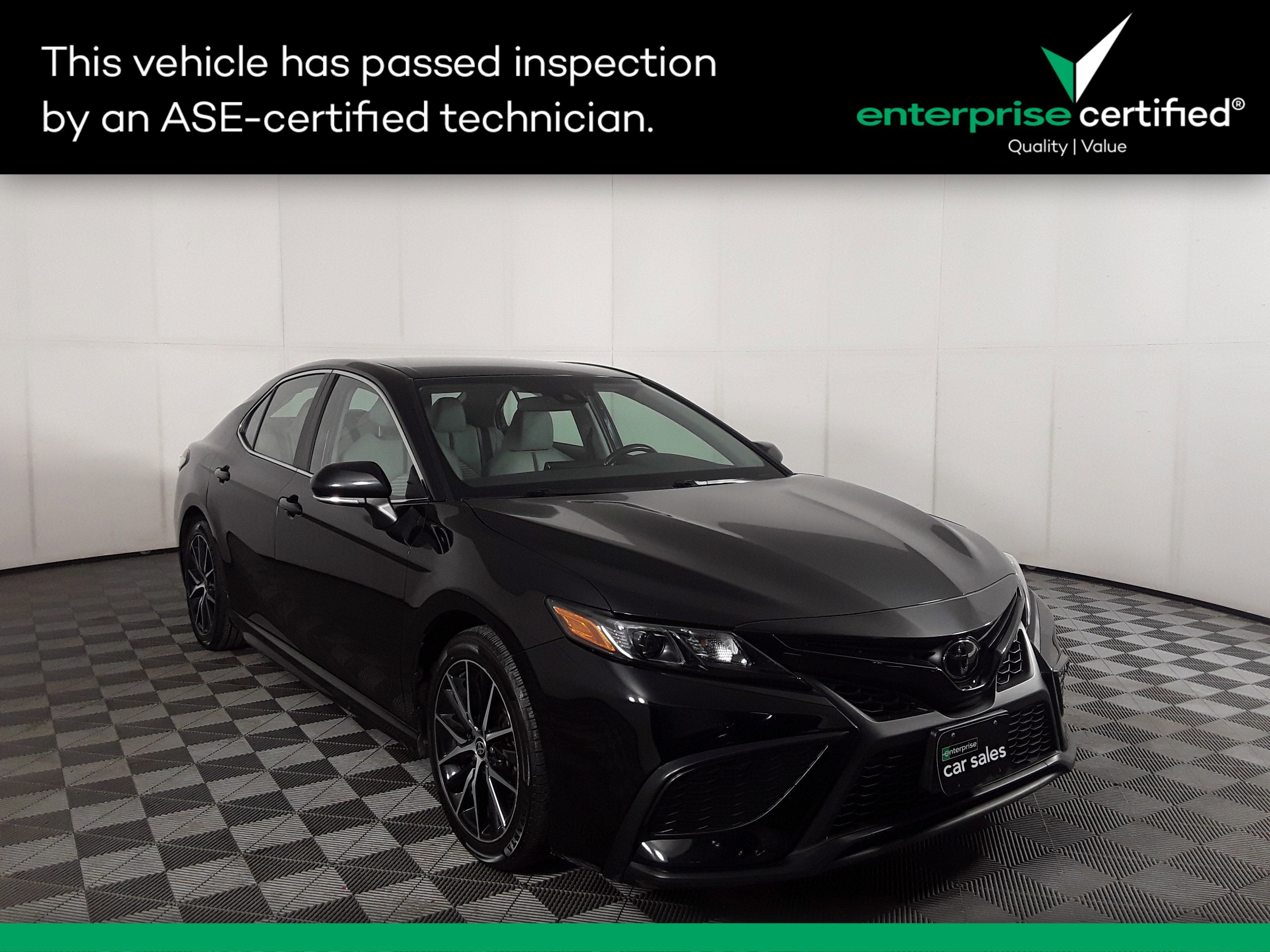 2023 Toyota Camry SE Auto