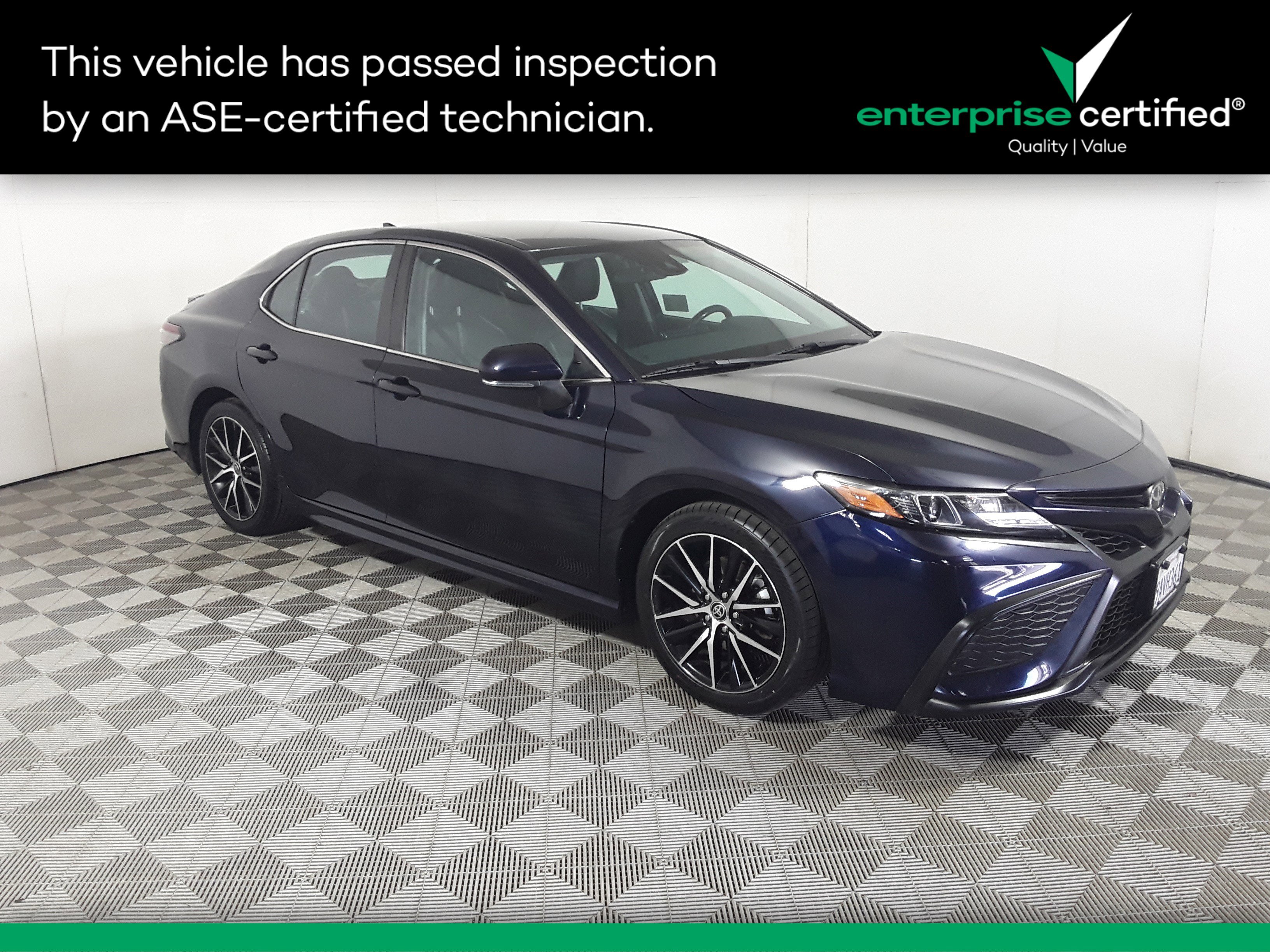 Used 2022 Toyota Camry SE Auto