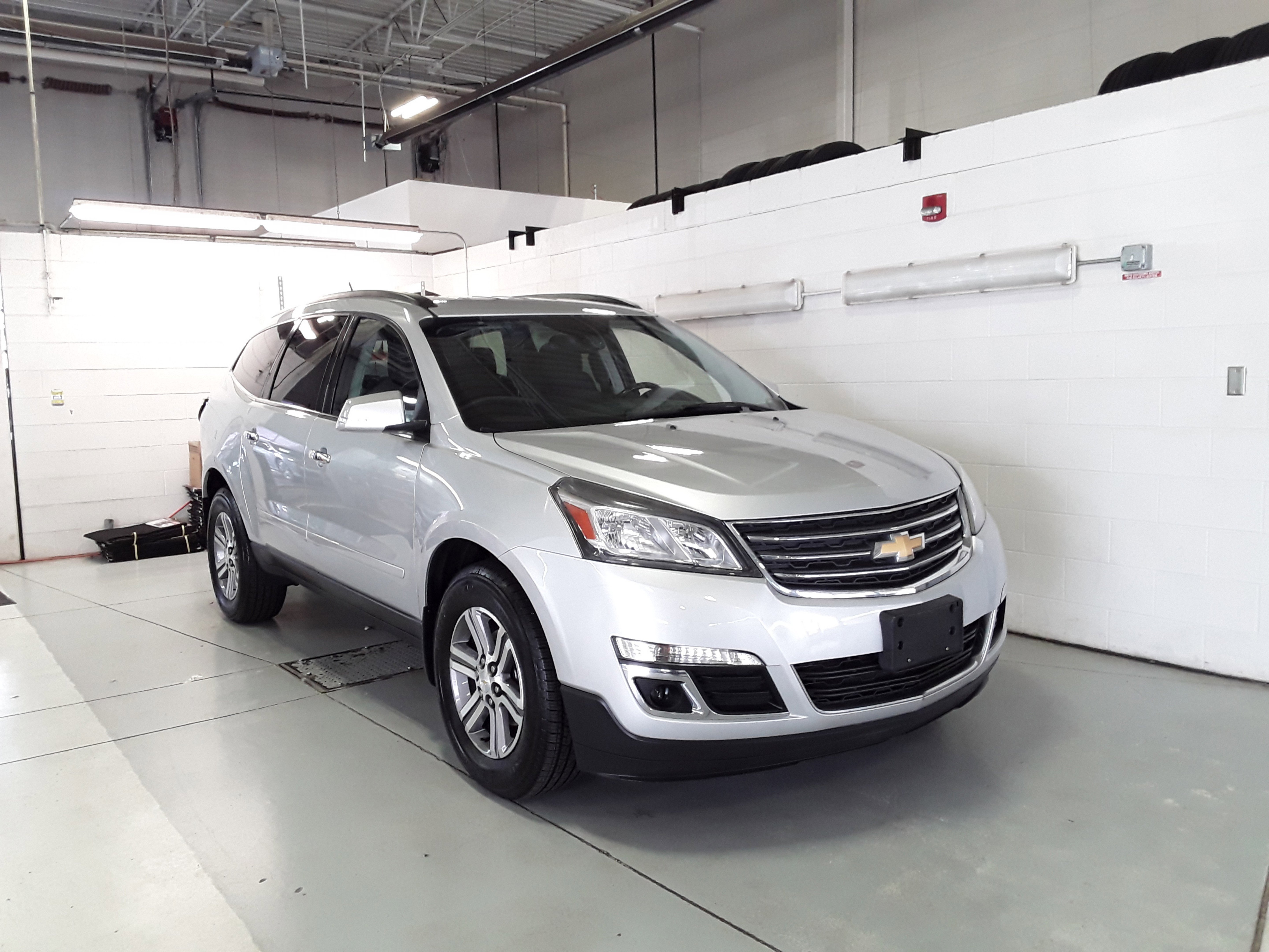 2017 Chevrolet Traverse AWD 4dr LT w/2LT