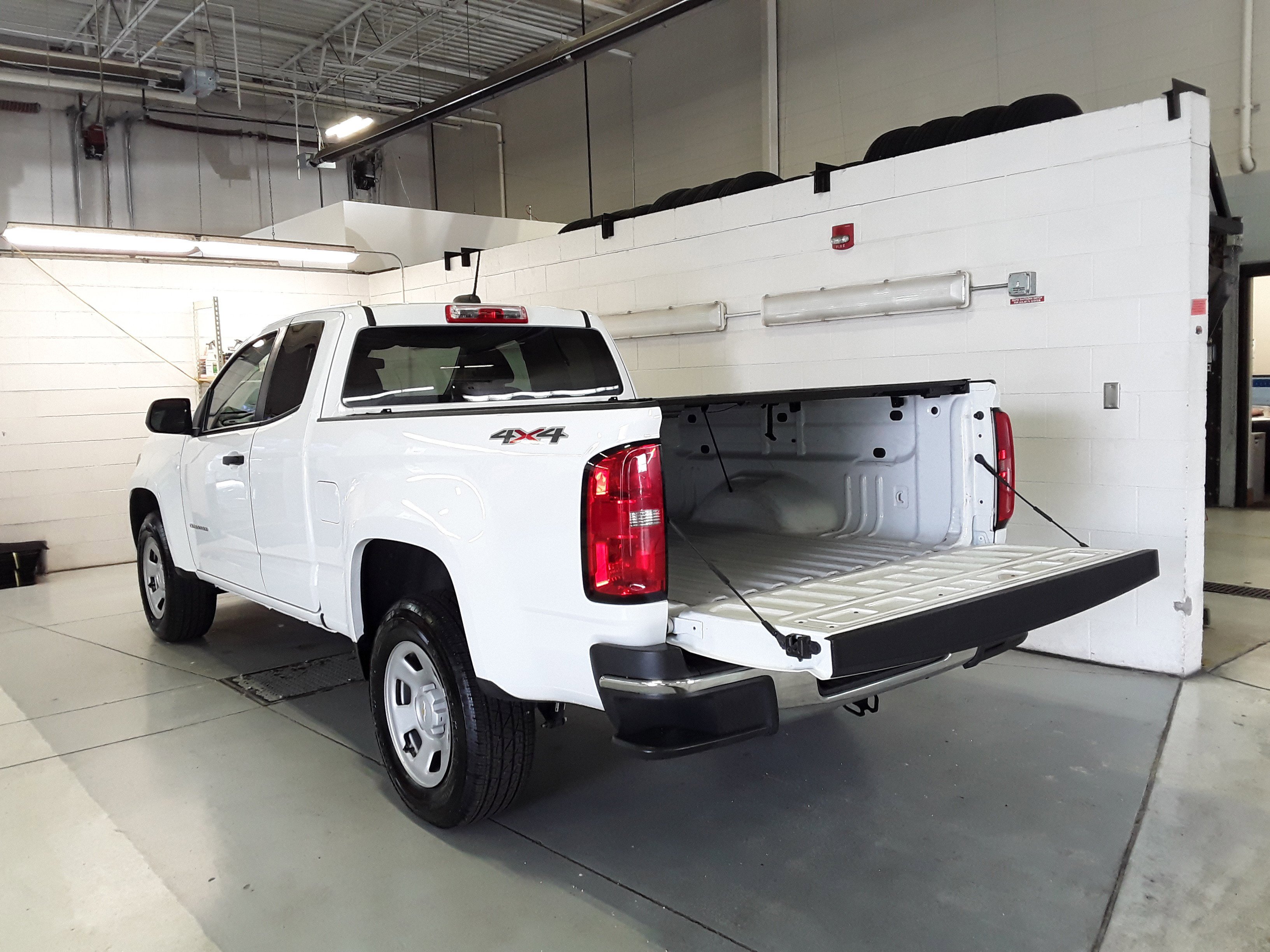 Image 5 of Used 2021 Chevrolet Colorado 4WD Ext Cab 128" Work Truck