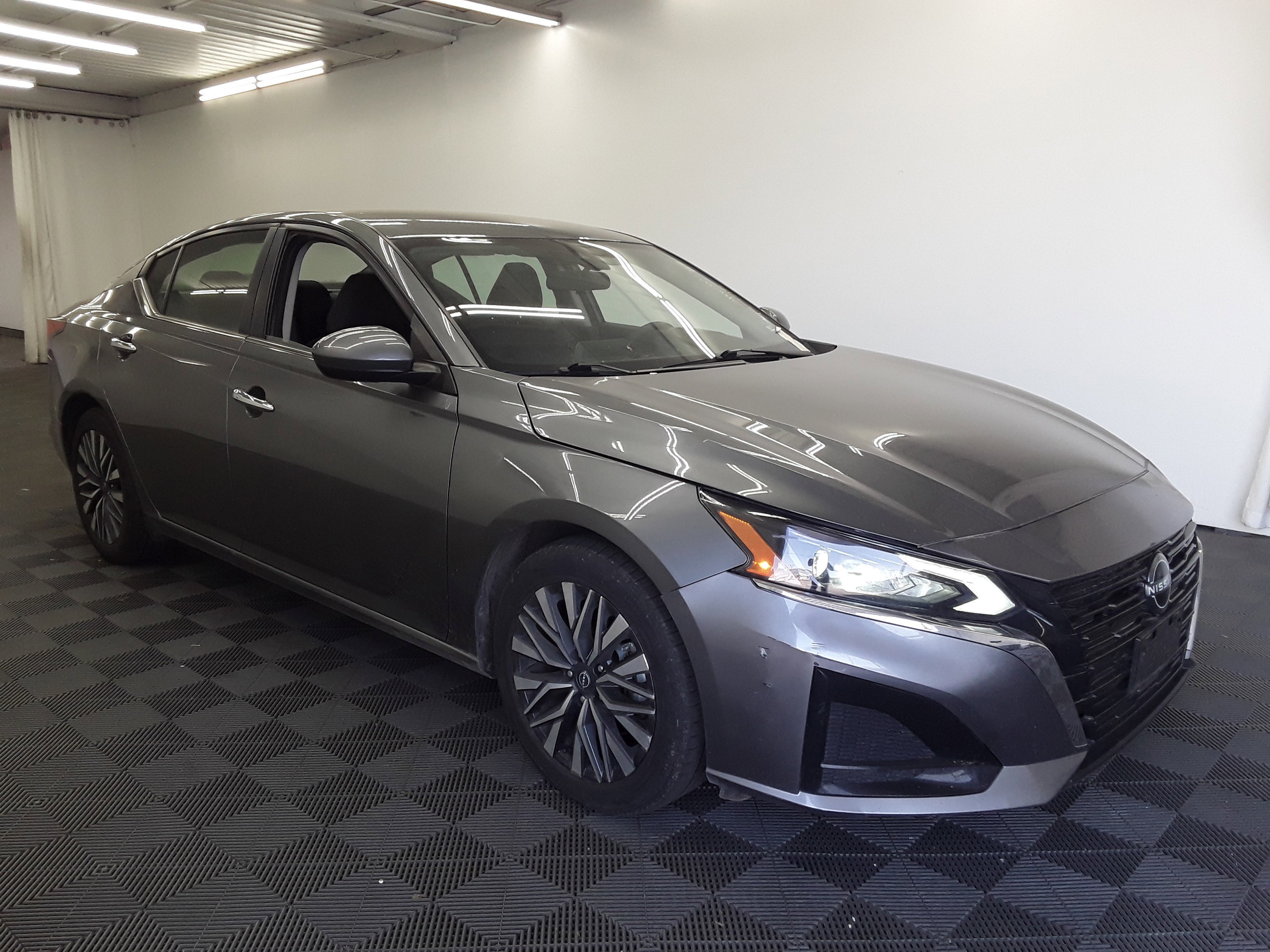 2023 Nissan Altima 2.5 SV Sedan