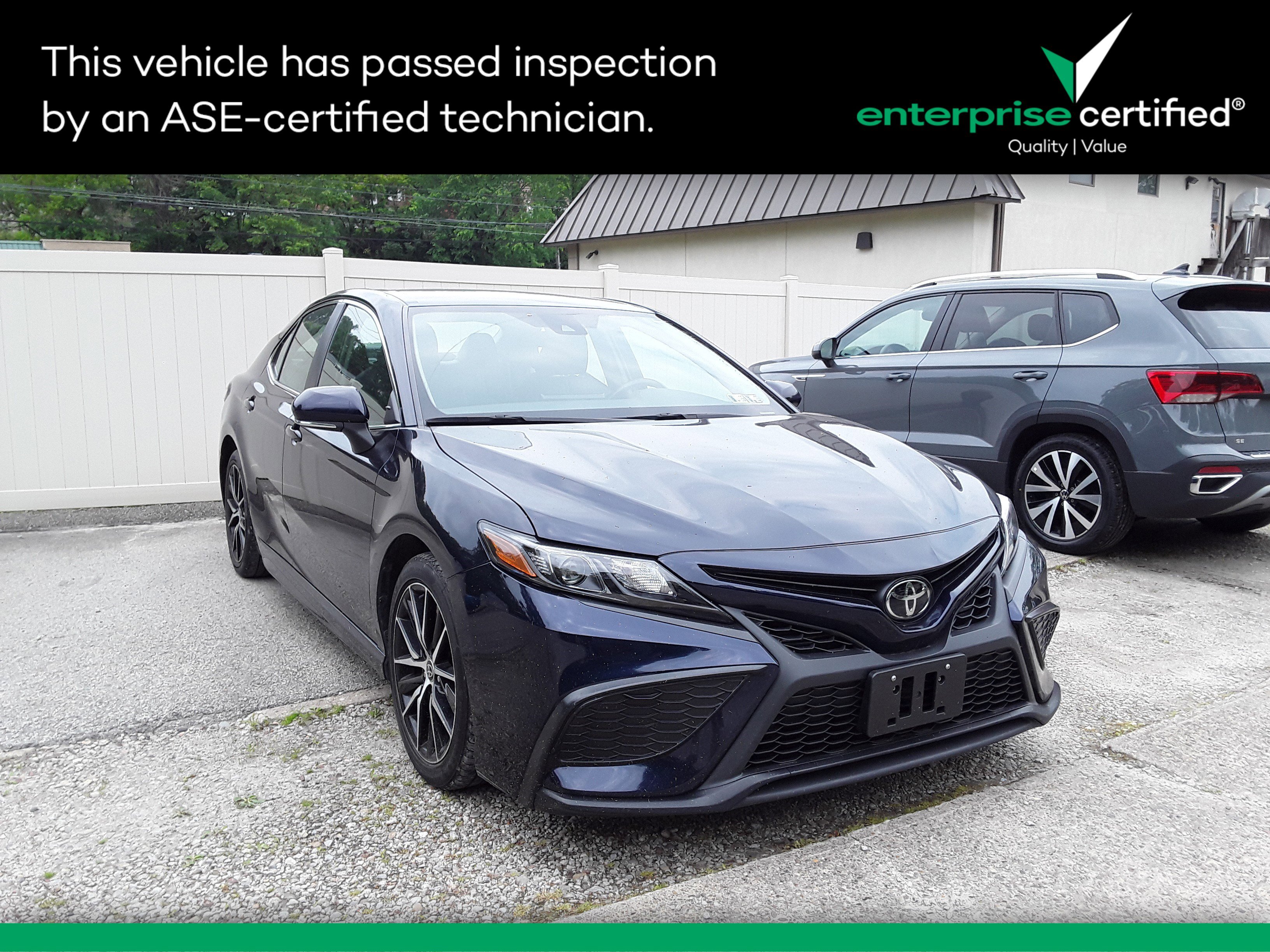 2022 Toyota Camry SE Auto