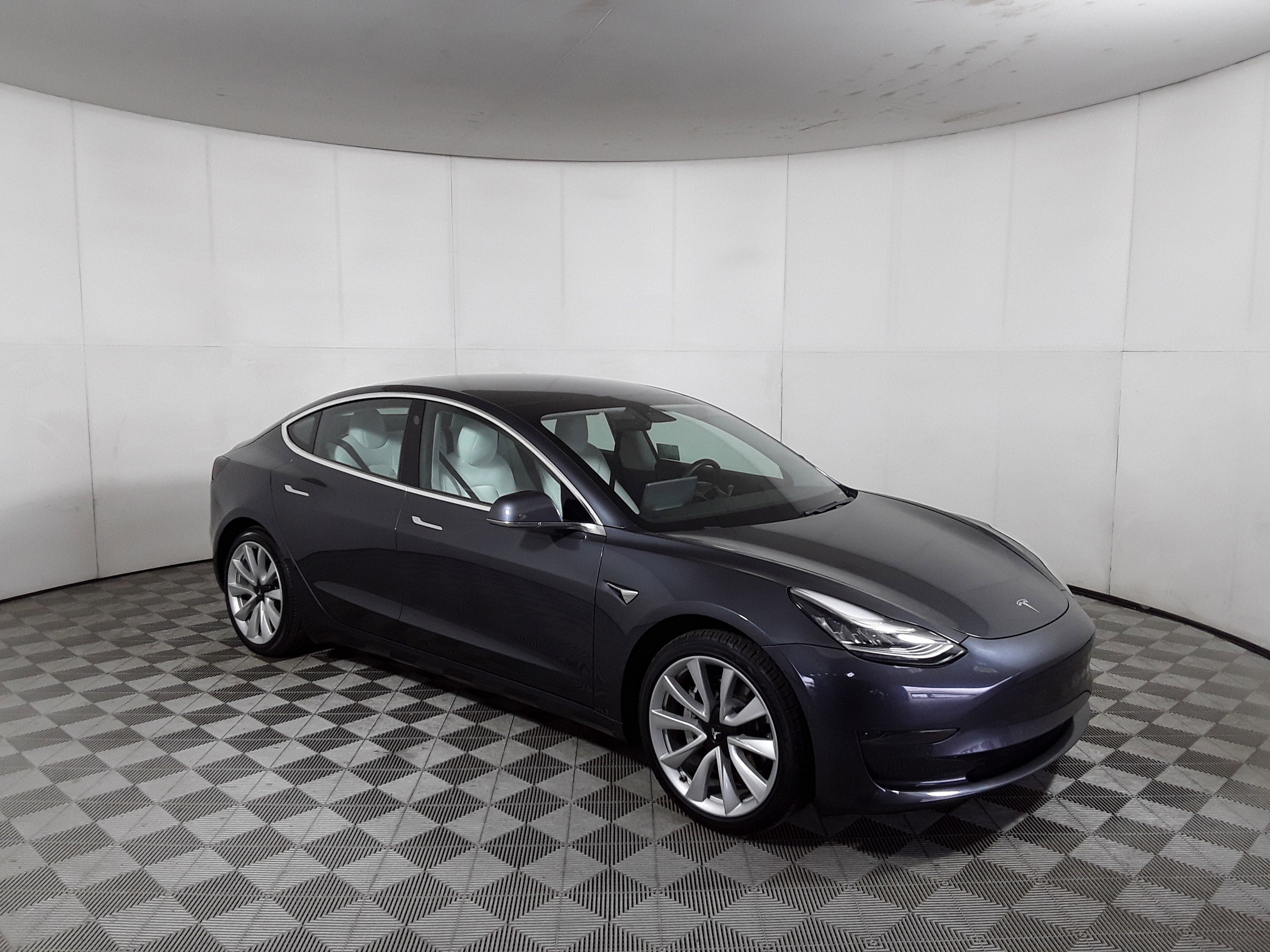 2020 Tesla Model 3 Standard Range RWD