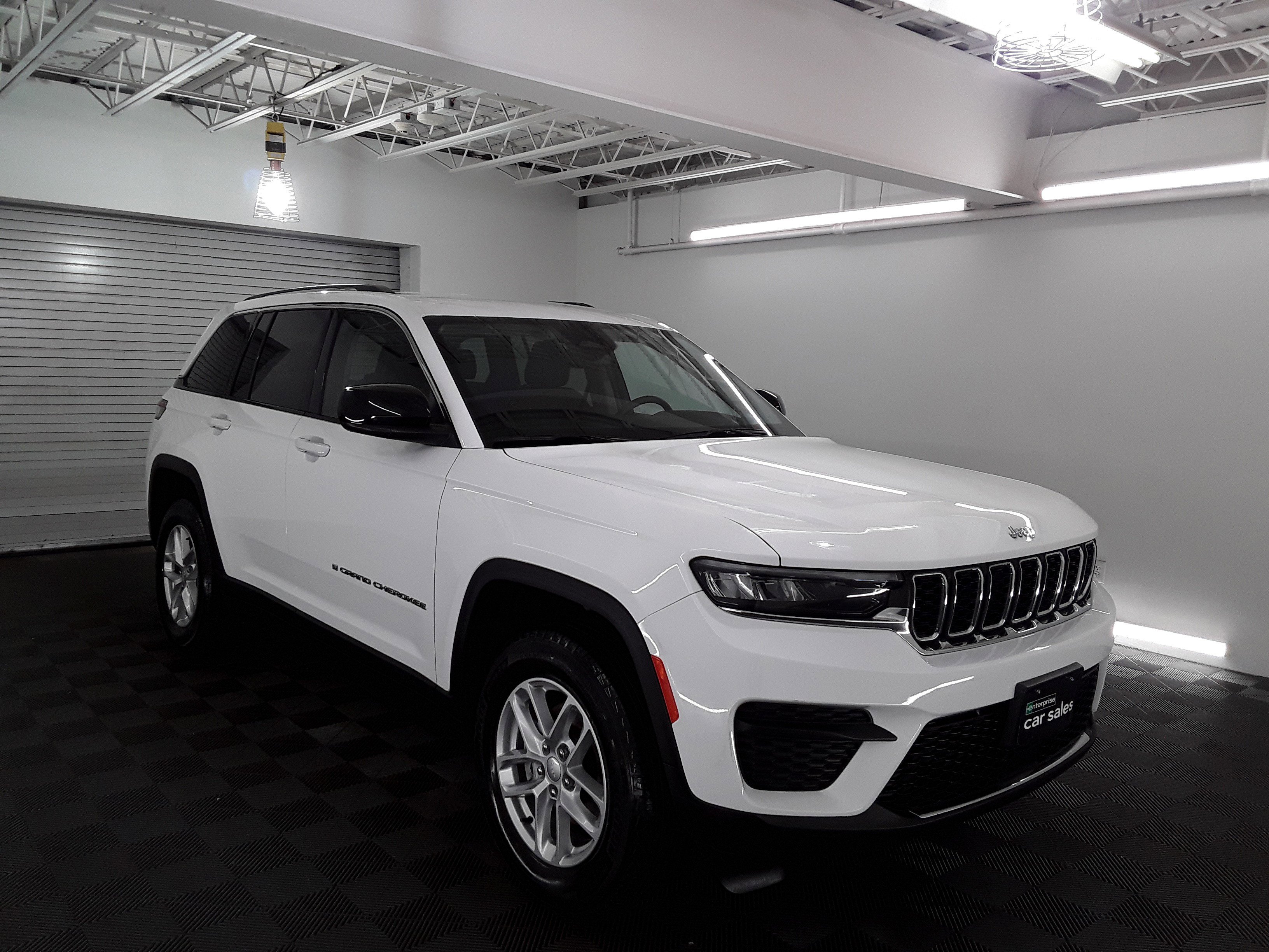 2023 Jeep Grand Cherokee Laredo 4x4