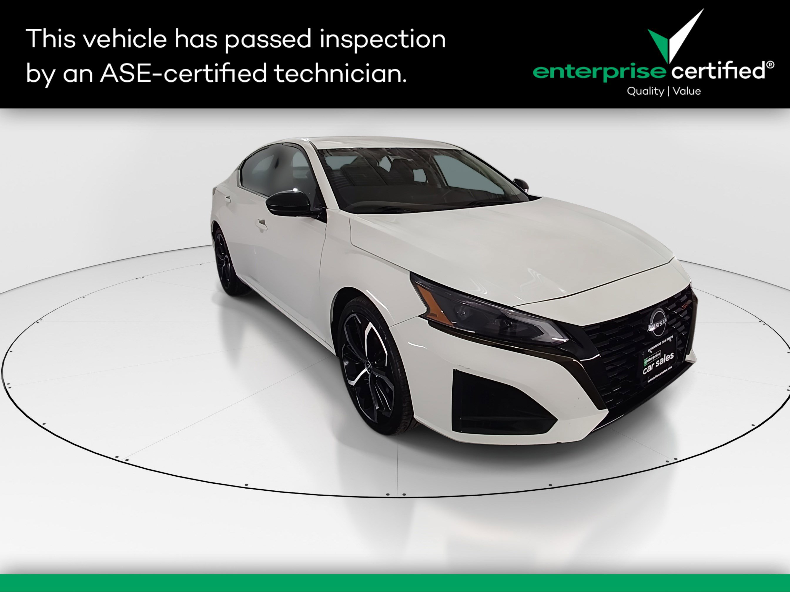 2023 Nissan Altima SR's photo