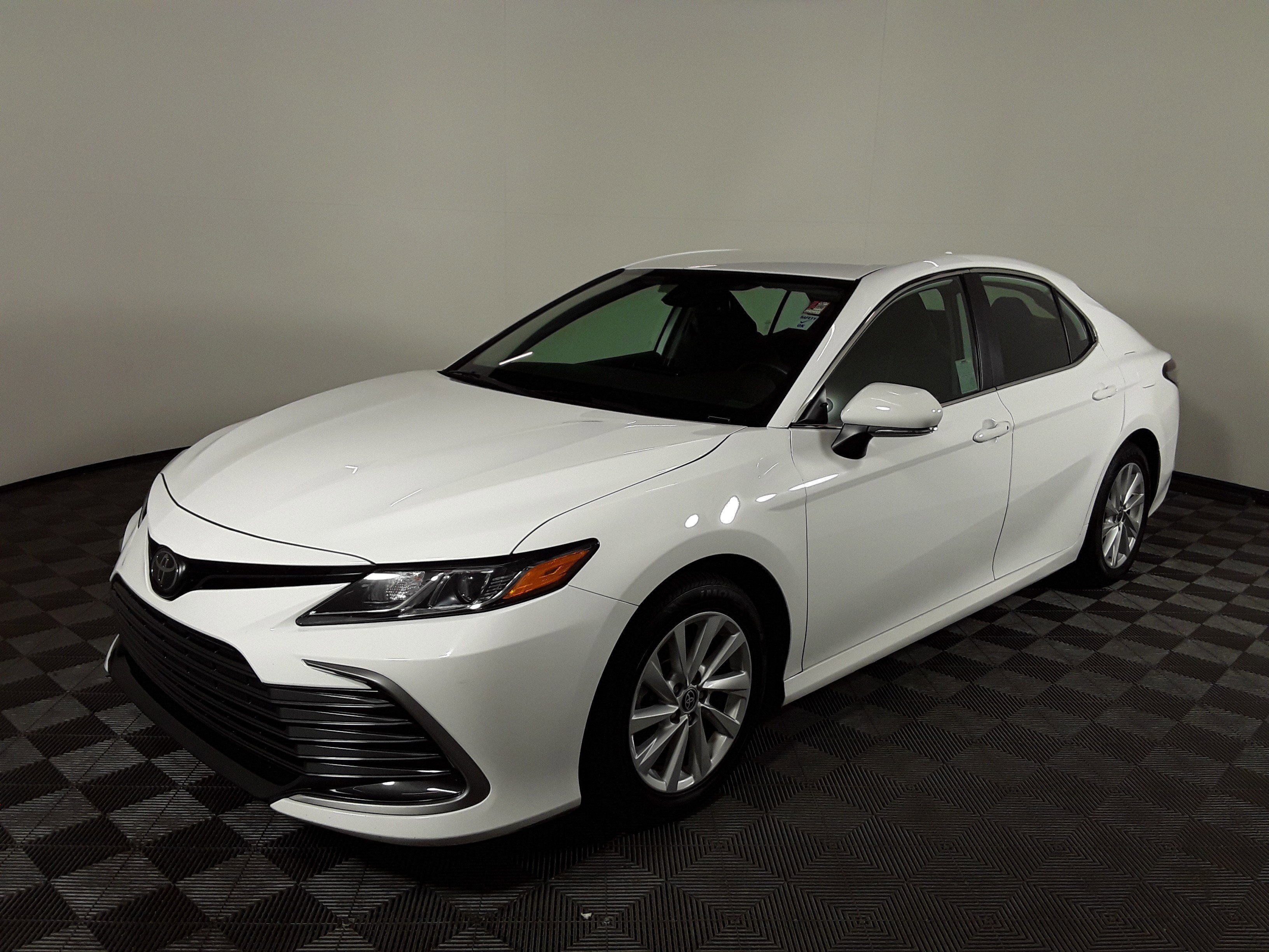 2023 Toyota Camry LE Auto