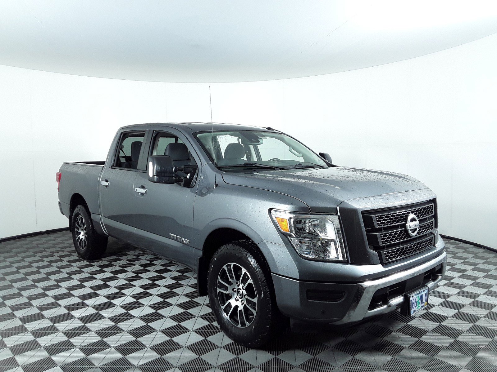 2021 Nissan Titan 4x4 Crew Cab SV