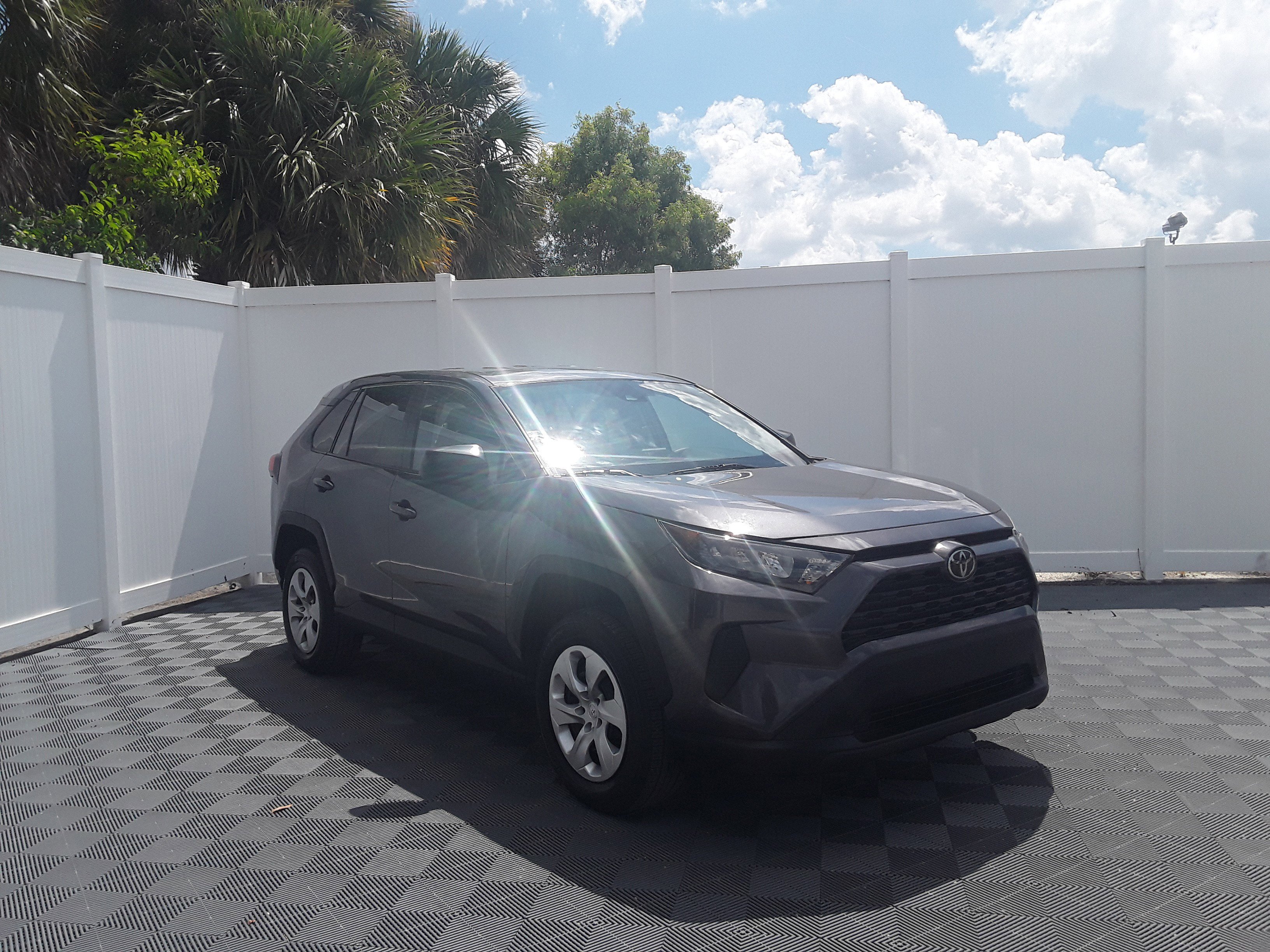 2022 Toyota RAV4 LE FWD