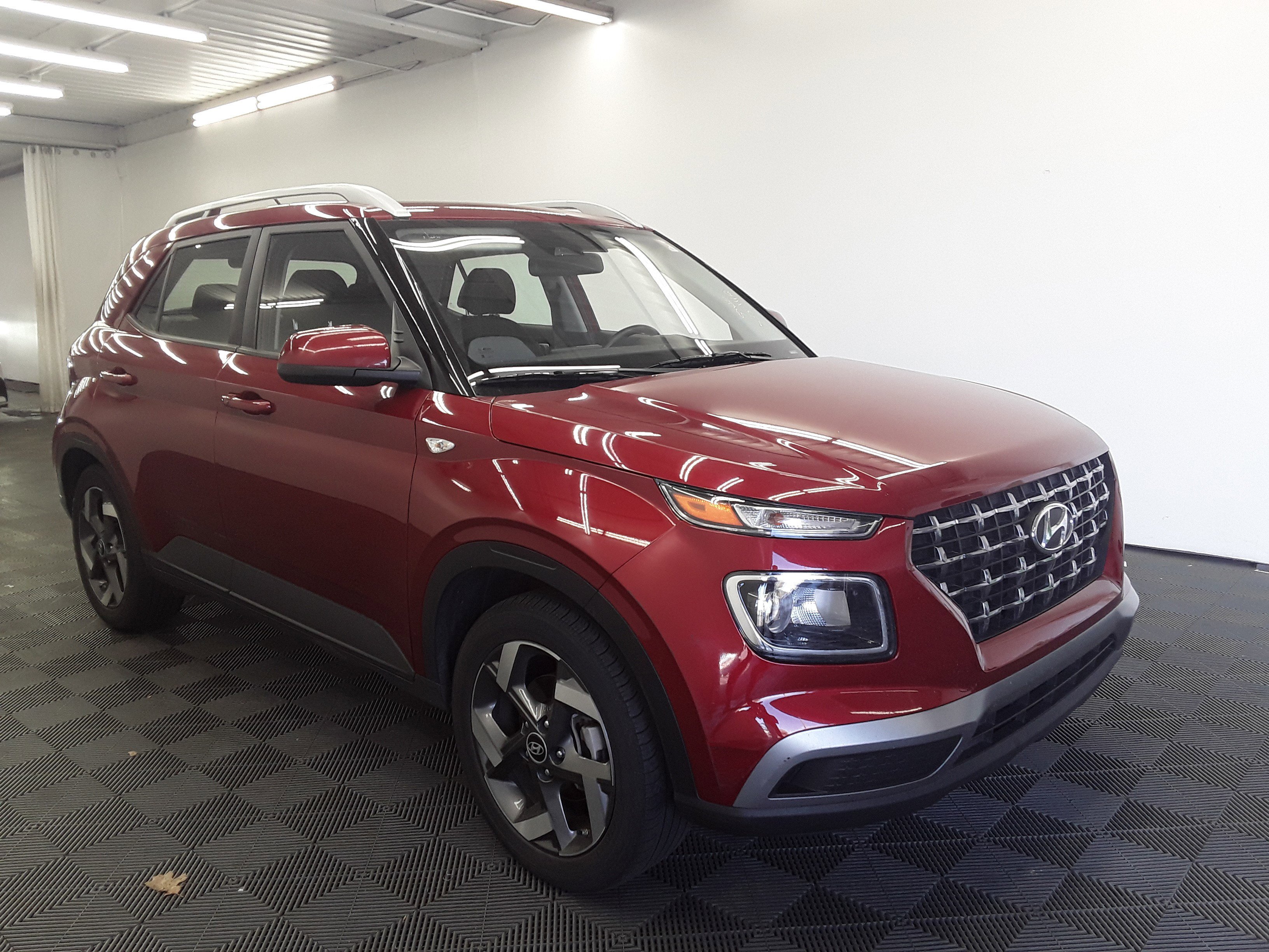 Used 2024 Hyundai Venue SEL IVT