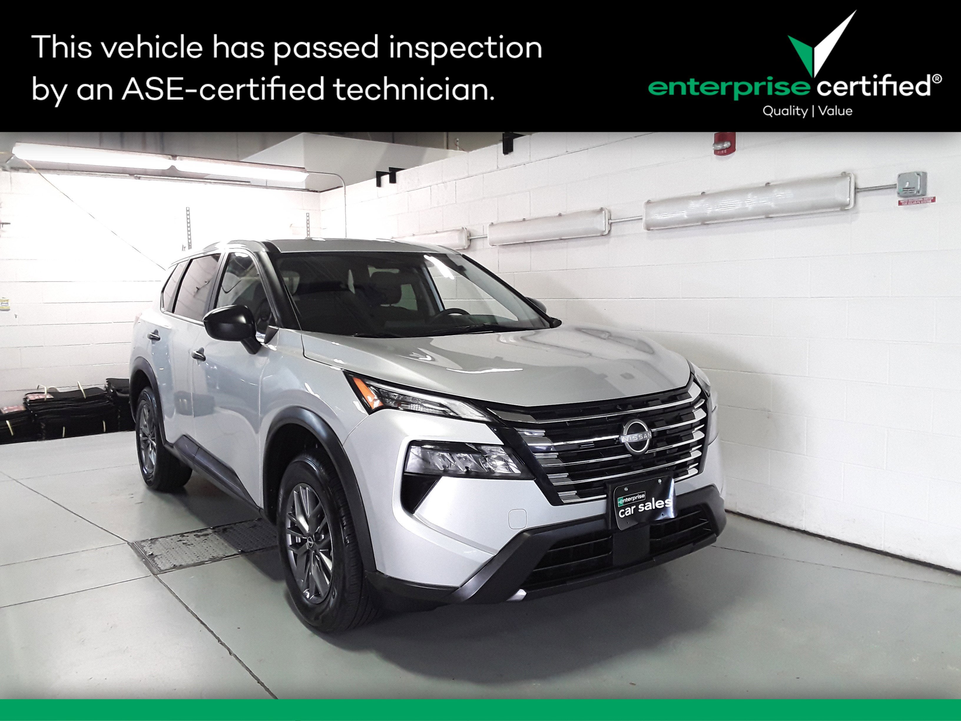 2024 Nissan Rogue S's photo