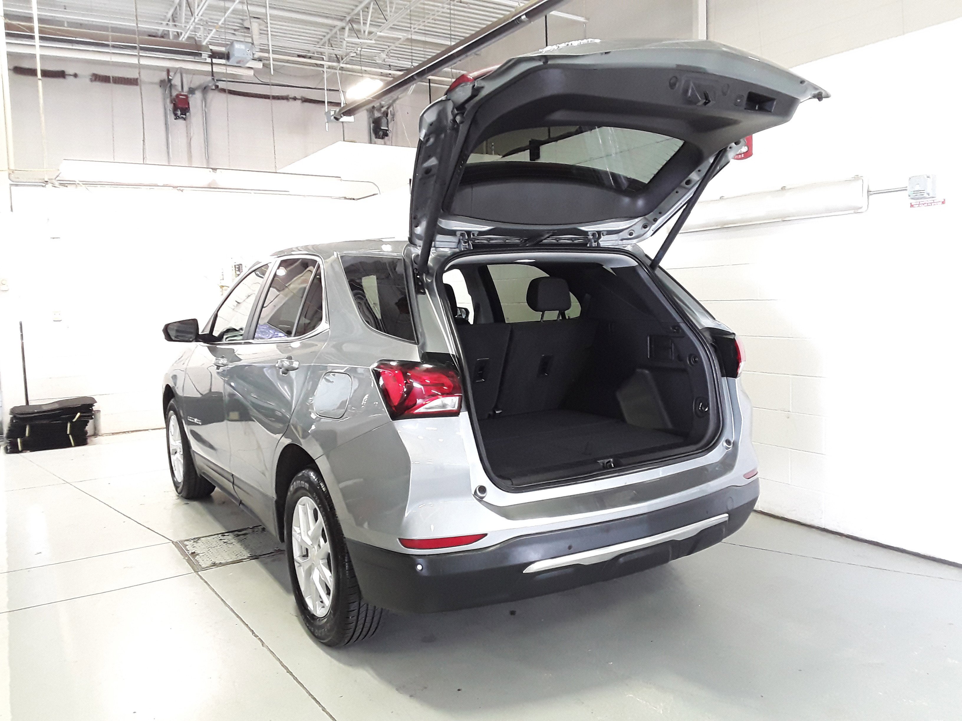 Image 6 of Used 2024 Chevrolet Equinox AWD 4dr LT w/1LT