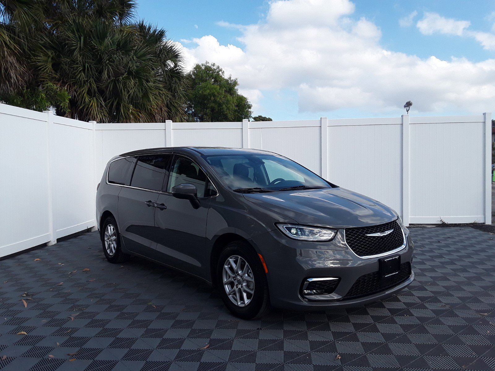 2023 Chrysler Pacifica Touring L FWD