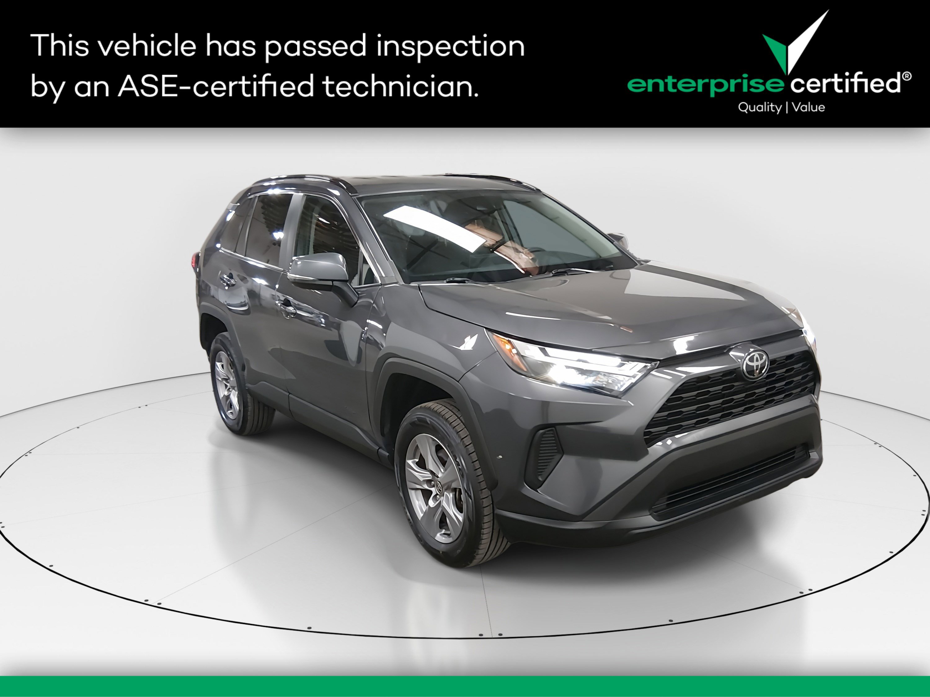 2024 Toyota RAV4 XLE's photo