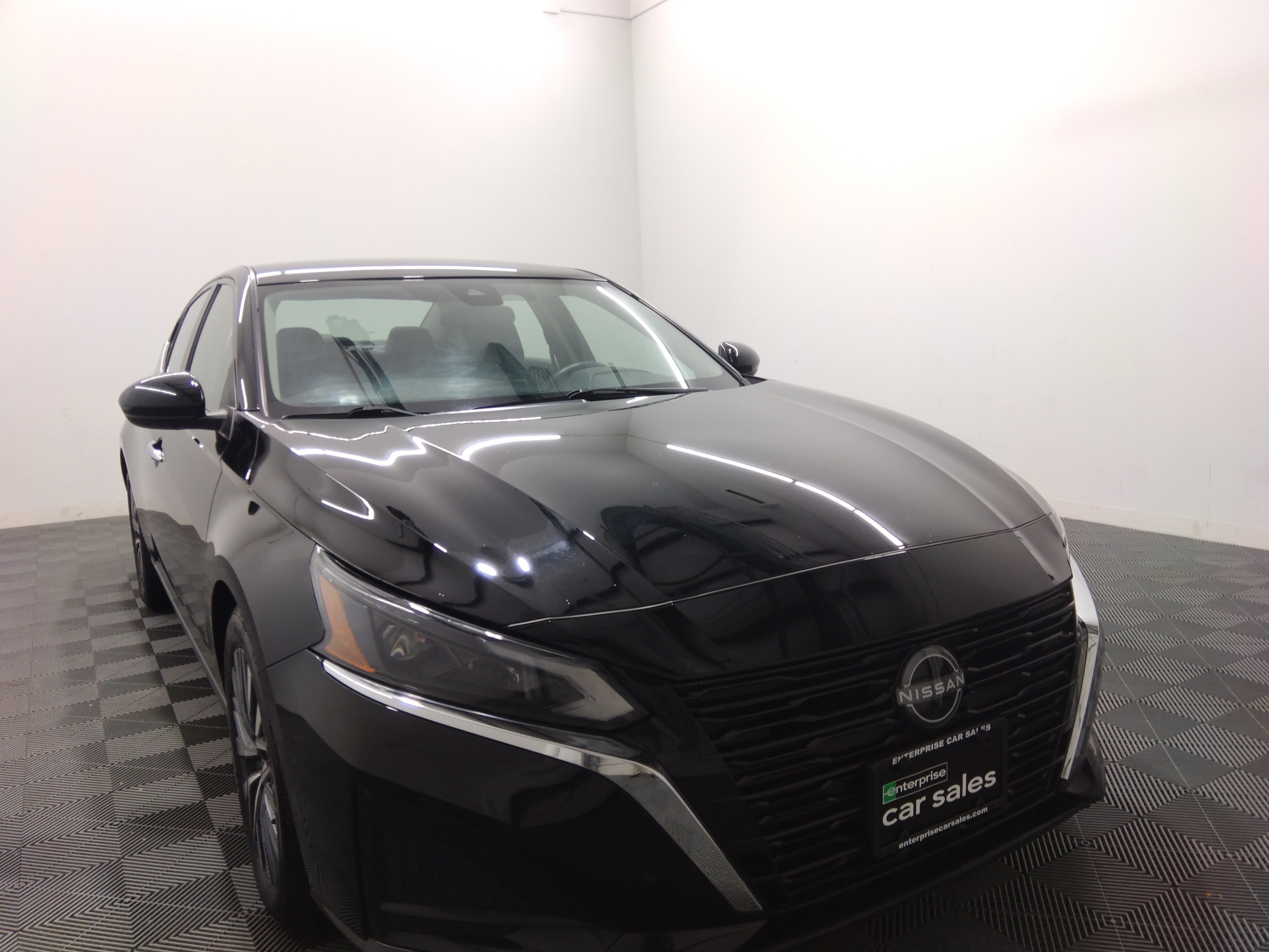 Used 2023 Nissan Altima 2.5 SV Sedan