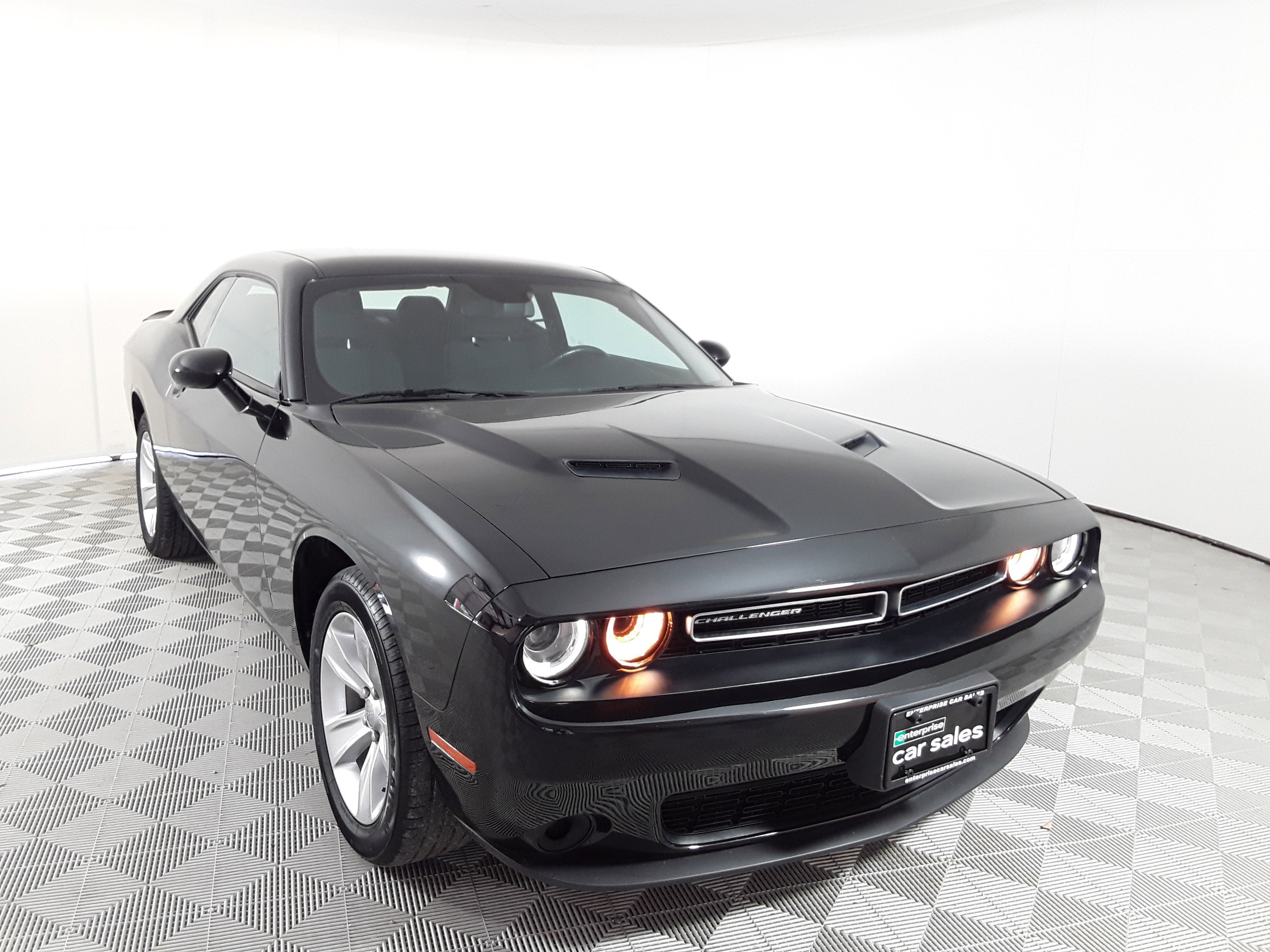 2023 Dodge Challenger SXT RWD