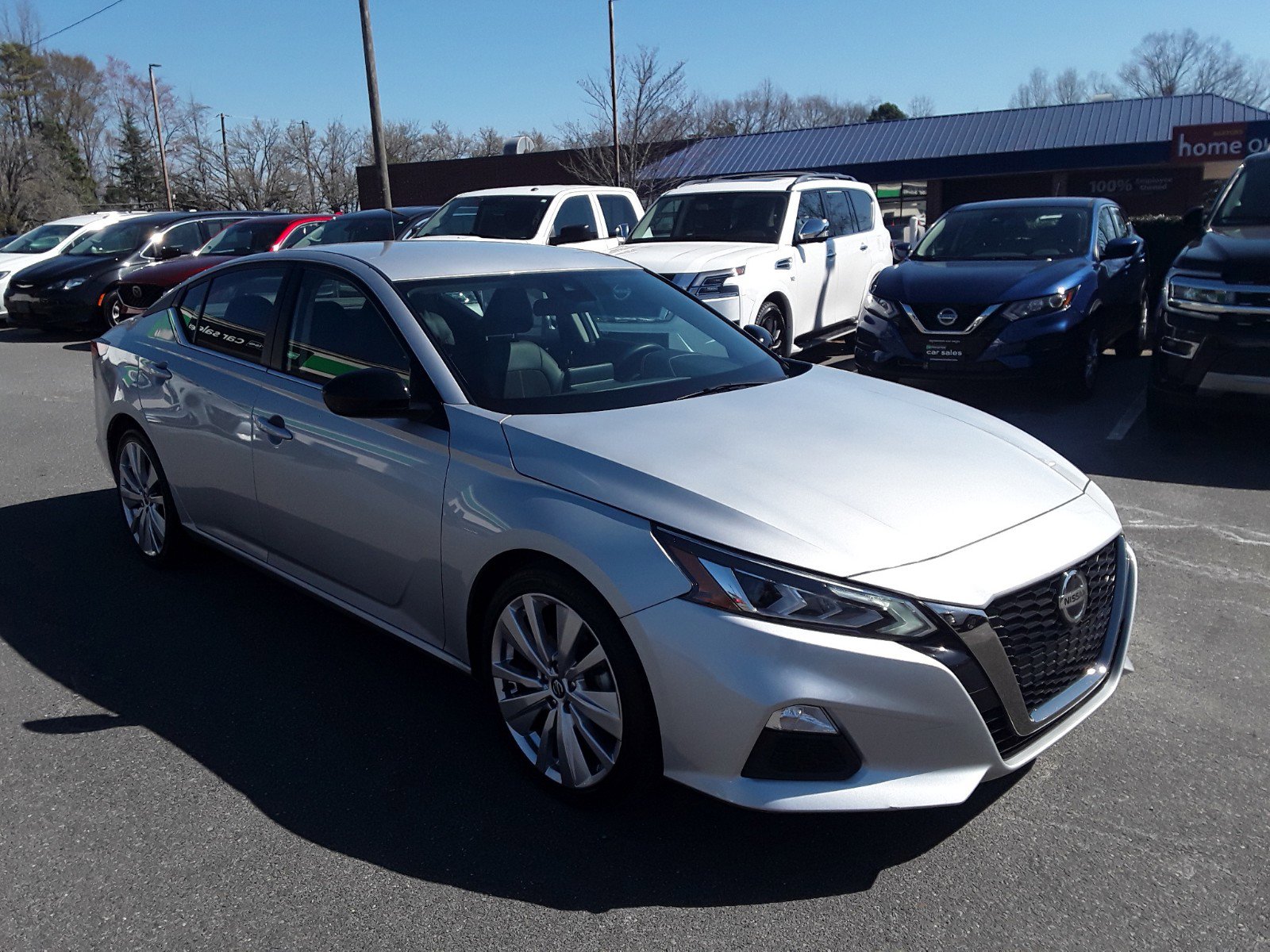 2022 Nissan Altima 2.5 SR Sedan